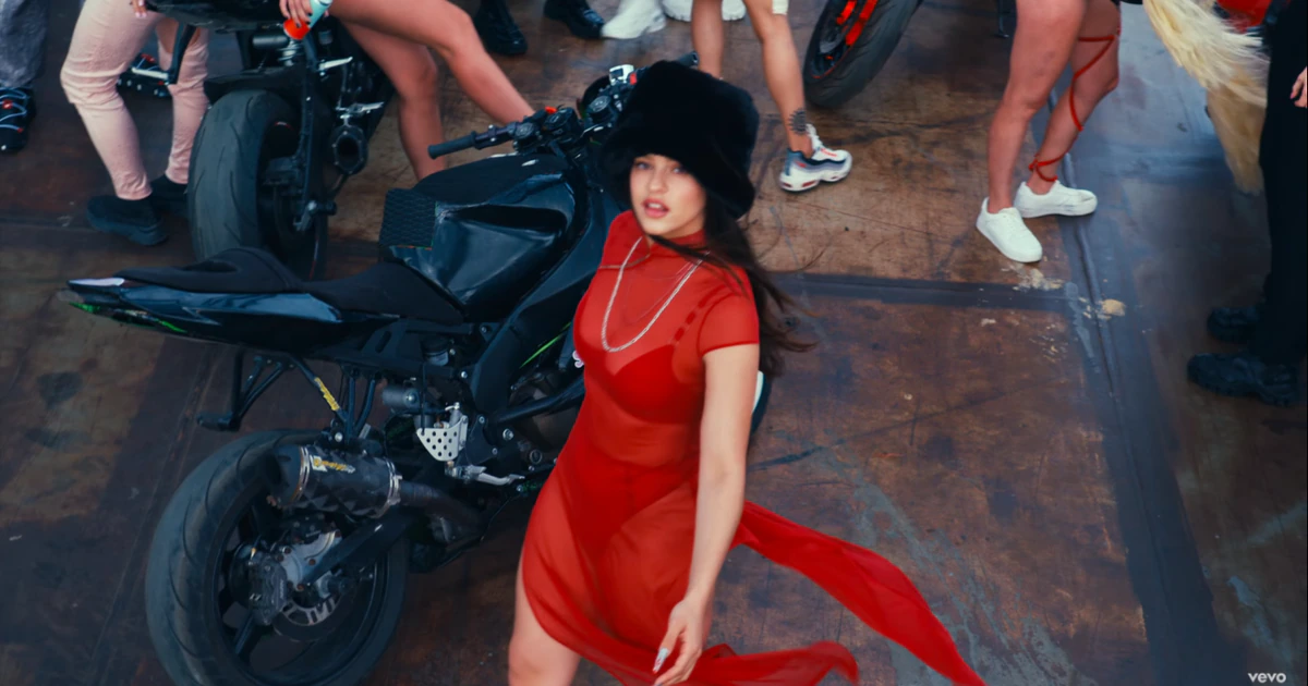 ‘Saoco, papi, saoko’: La palabra que une a Rosalía, Daddy Yankee y Celia Cruz