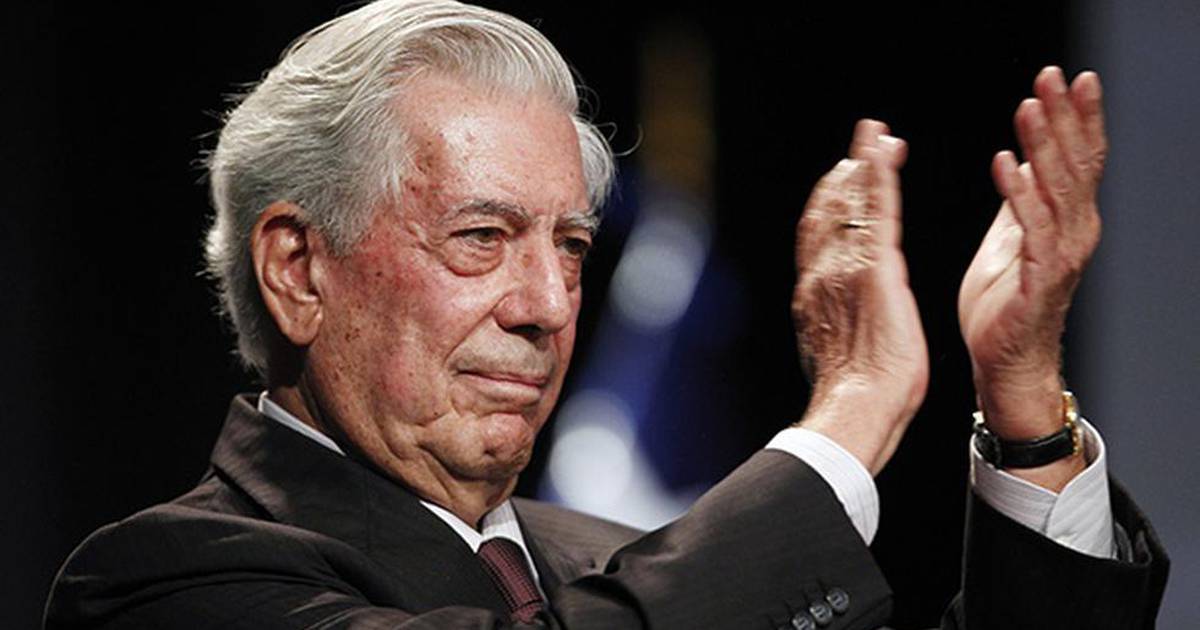 Vargas Llosa da positivo a COVID-19; se encuentra bien y aislado en su casa de Madrid