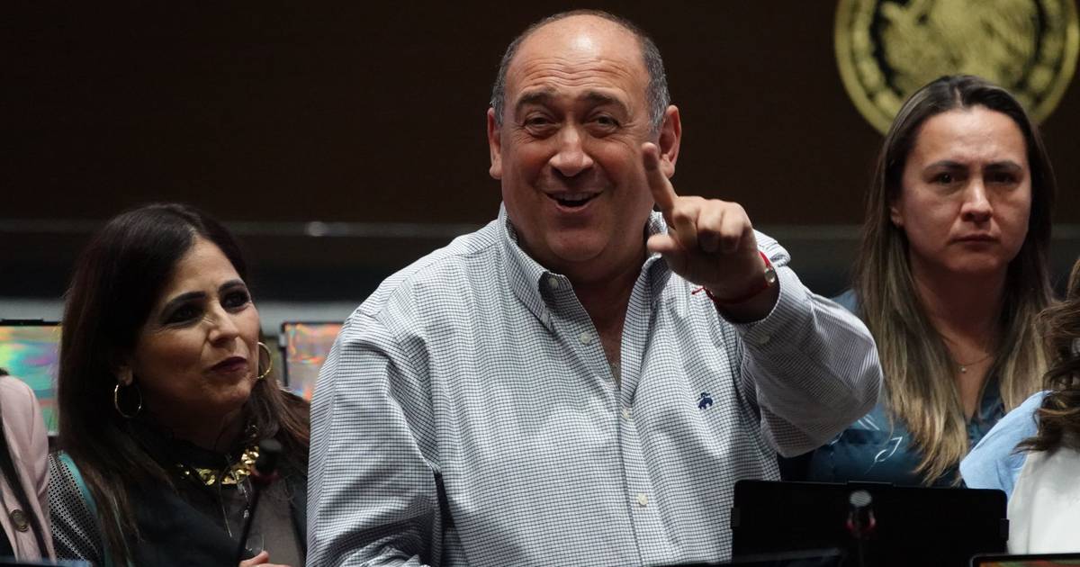 Con el PRI en la boca