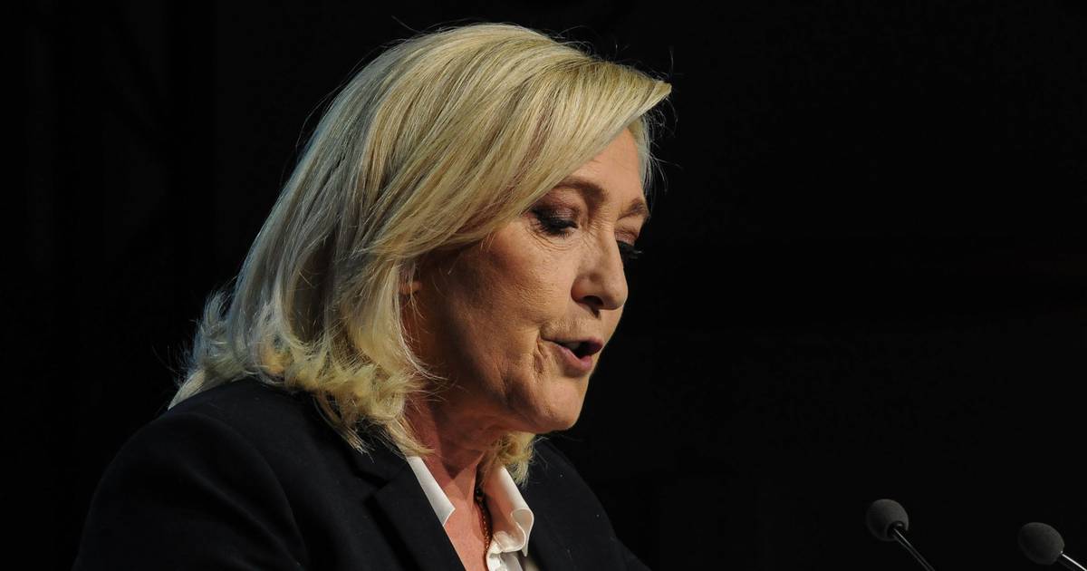 Fiscalía de París investiga a Marine Le Pen por presunta malversación de fondos