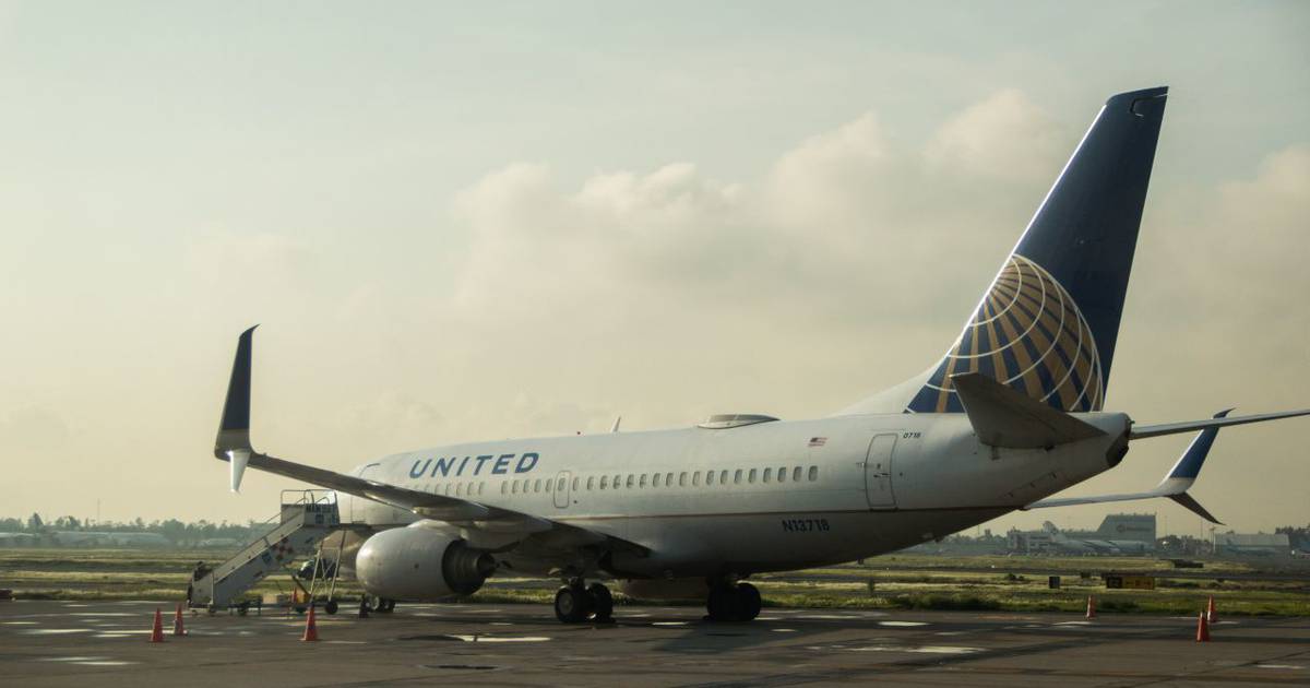 ¡Fuera mascaras! Estas aerolíneas de EU ya permiten volar sin cubrebocas