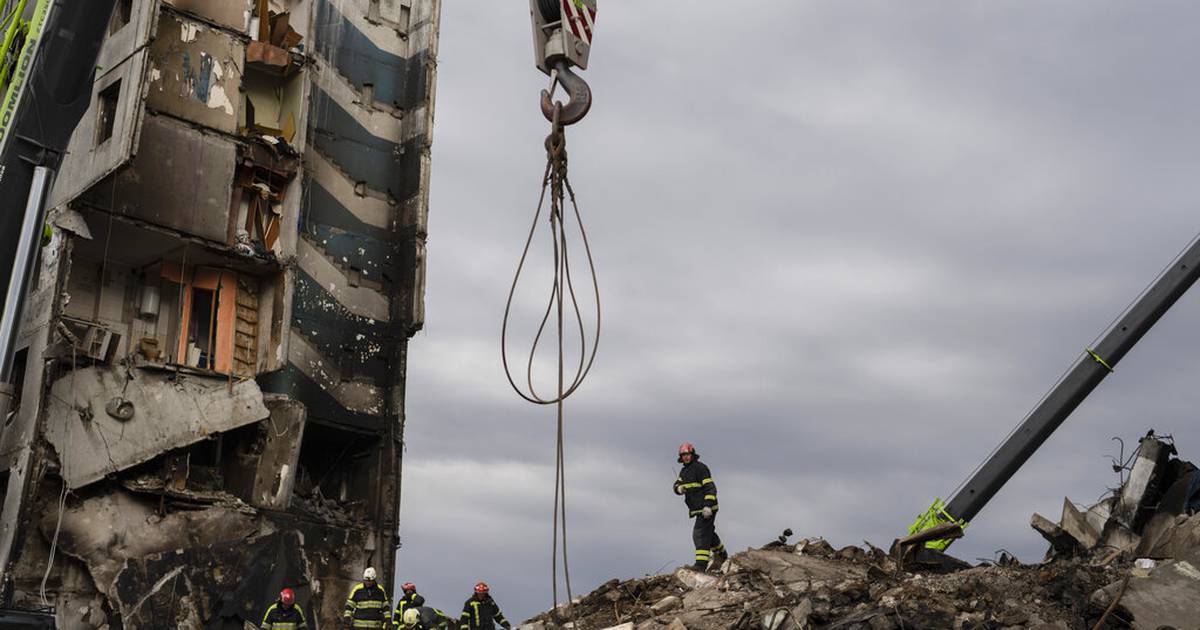 Rusia no para: ataca a Ucrania por aire y mar