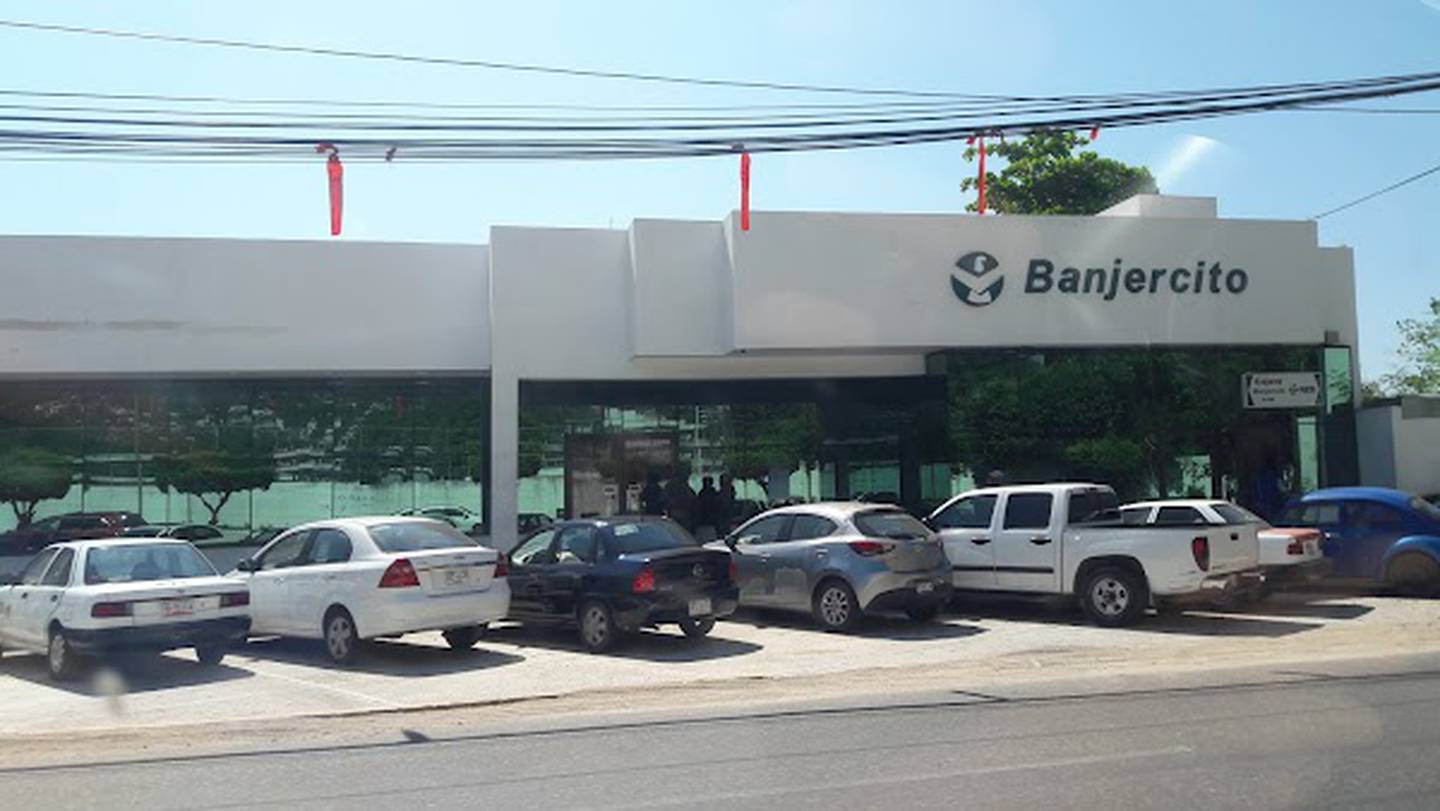 Banjercito pisotea a sus trabajadores