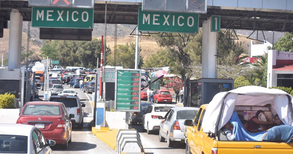 Tráfico y cierres carreteros por regreso de vacaciones Semana Santa