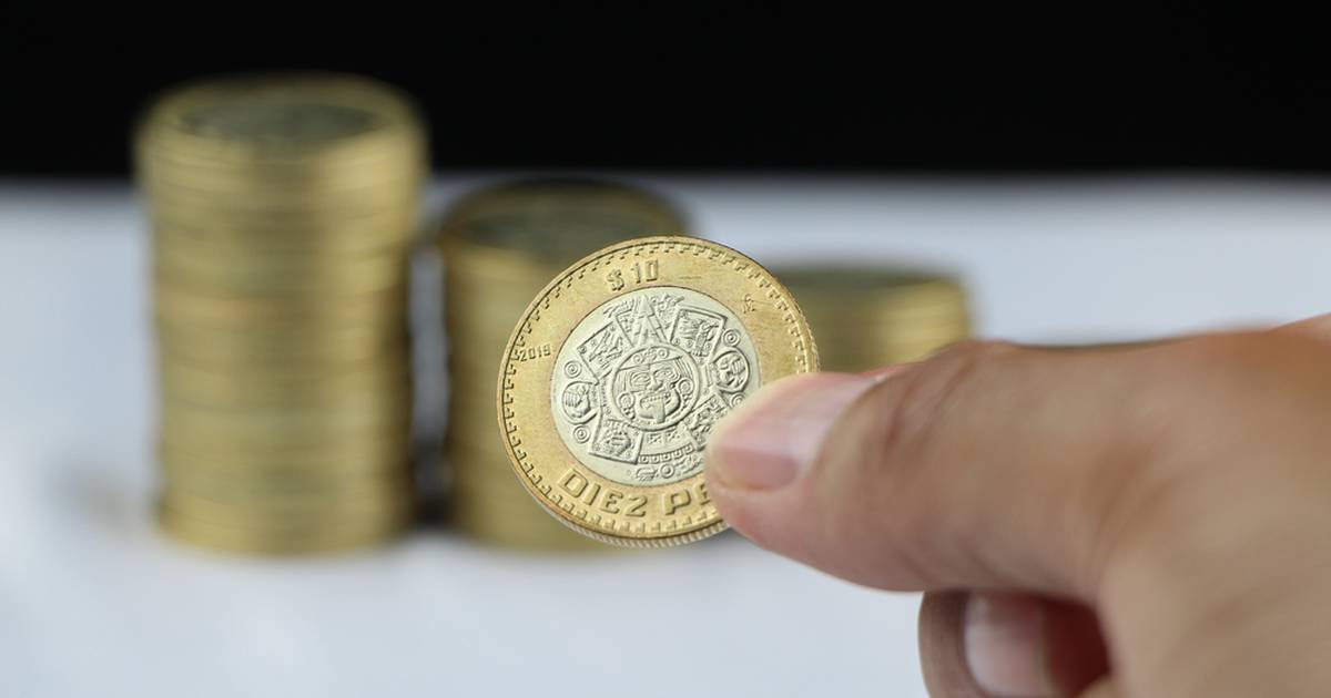 Peso ‘se tropieza’ por señales de política monetaria de la Fed