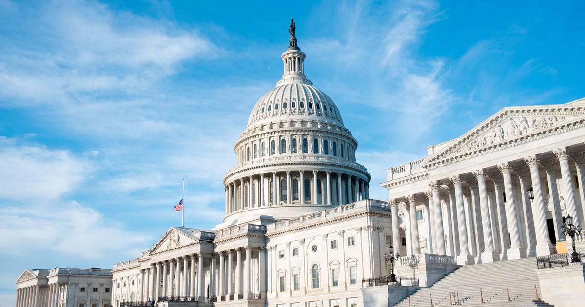 Texas ‘echa la bolita’ a Biden: enviará camiones con indocumentados a Washington