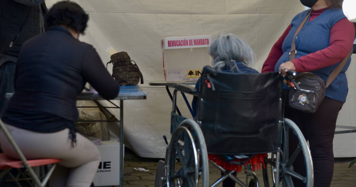 Consulta de revocación: Así va la instalación de casillas al mediodía