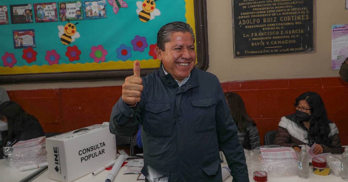 Gobernadores de Morena votan en la consulta de revocación