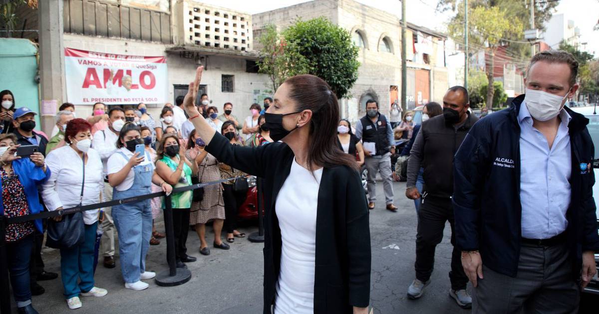 Claudia Sheinbaum vota en la consulta de revocación de mandato