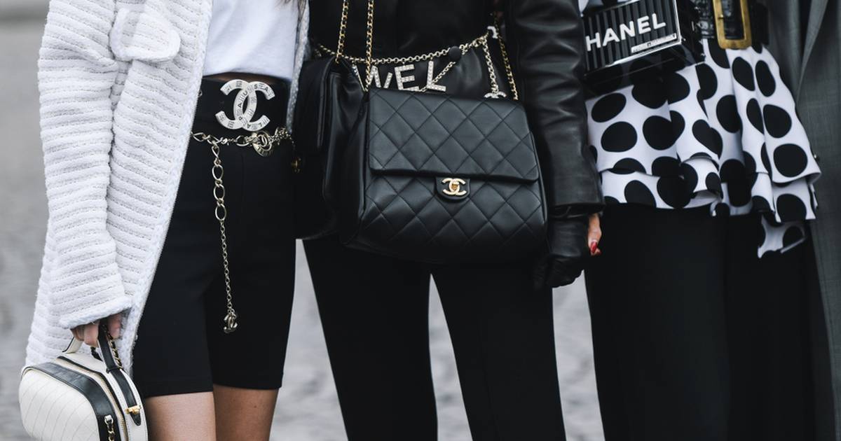 Bolsos Chanel destruidos por influencers rusas cuestan hasta 222 mil pesos