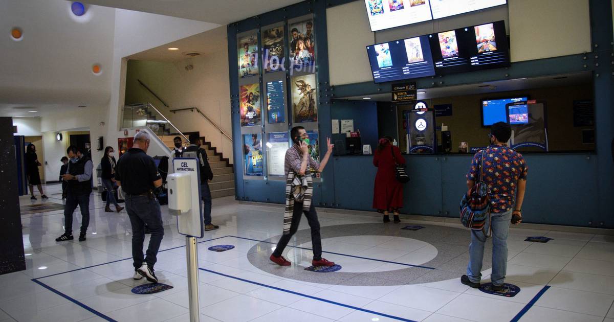 Ni la magia de ‘Dumbledore’ jala gente al cine: asistencia está 33% debajo de niveles prepandemia