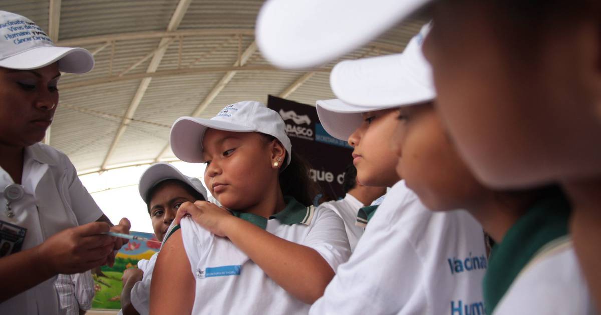 Edomex arranca campaña de vacunación contra VPH para niñas de 9 a 11 años