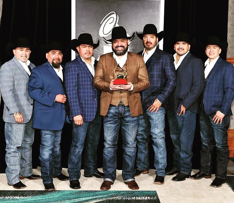 Interrumpieron concierto de Intocable por baja presión de Ricky Muñoz