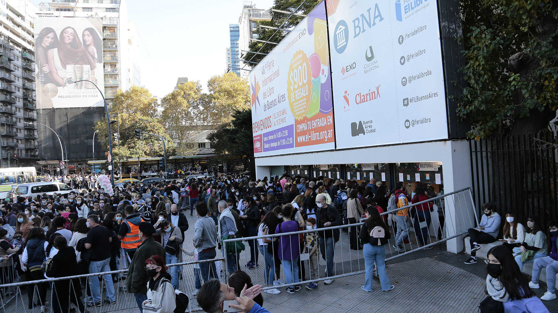 Una multitud acompañó en el último súper domingo de la Feria del Libro