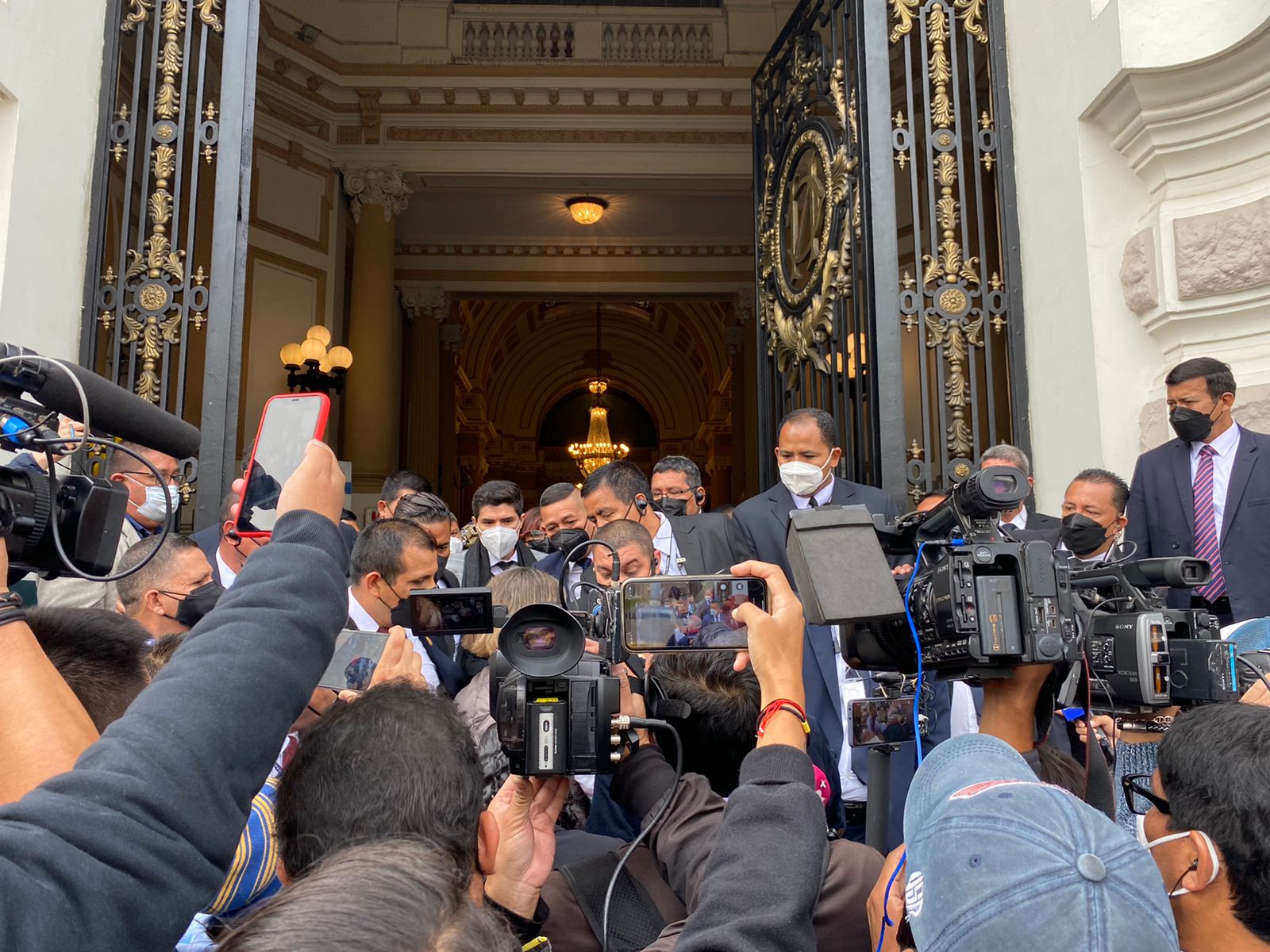 Congreso de la República publicó comunicado donde indica que viene evaluando el ingreso de prensa al Palacio Legislativo