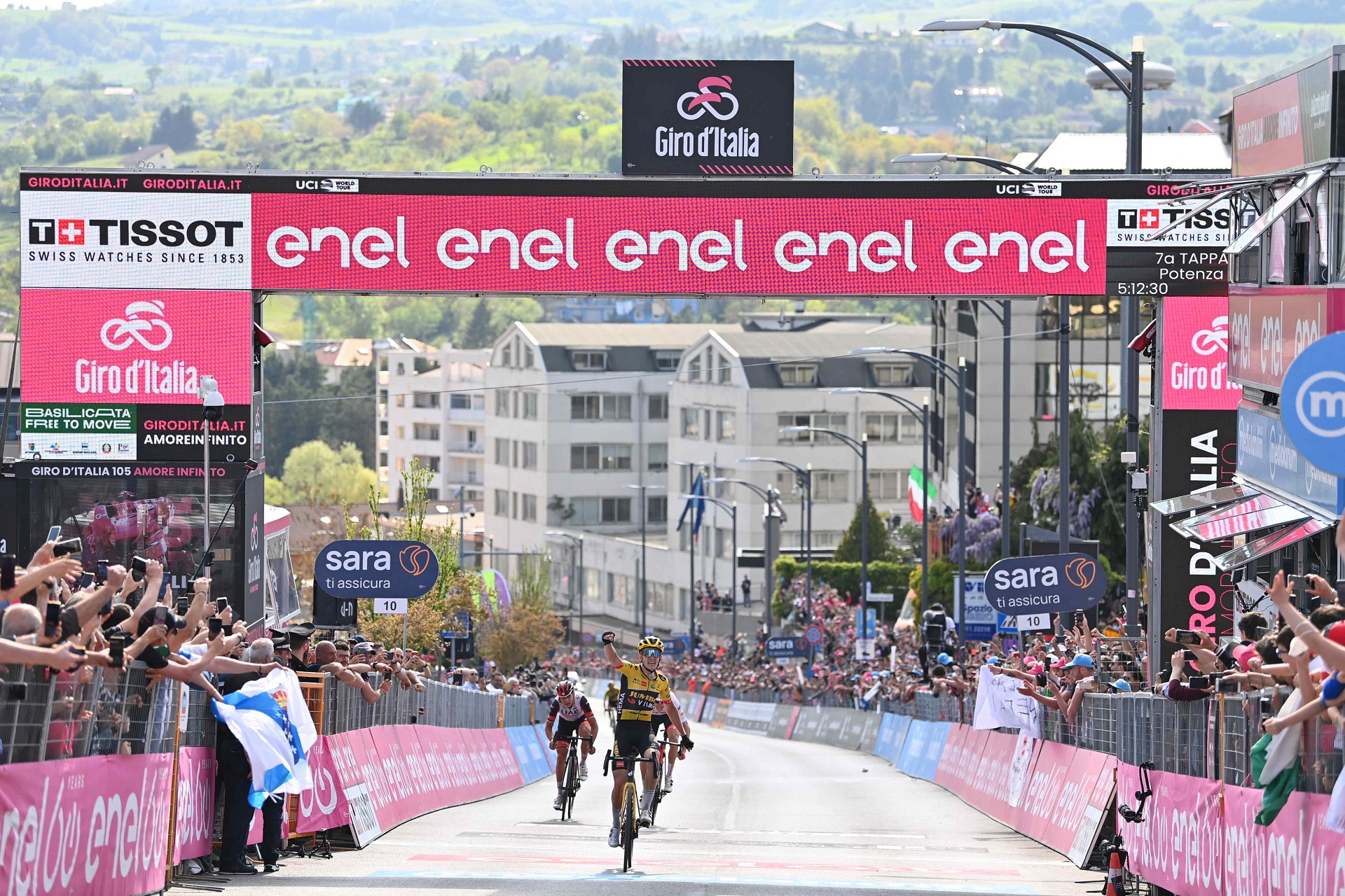 Los colombianos no cedieron tiempo en la etapa 7 del Giro de Italia: Países Bajos fue el gran protagonista