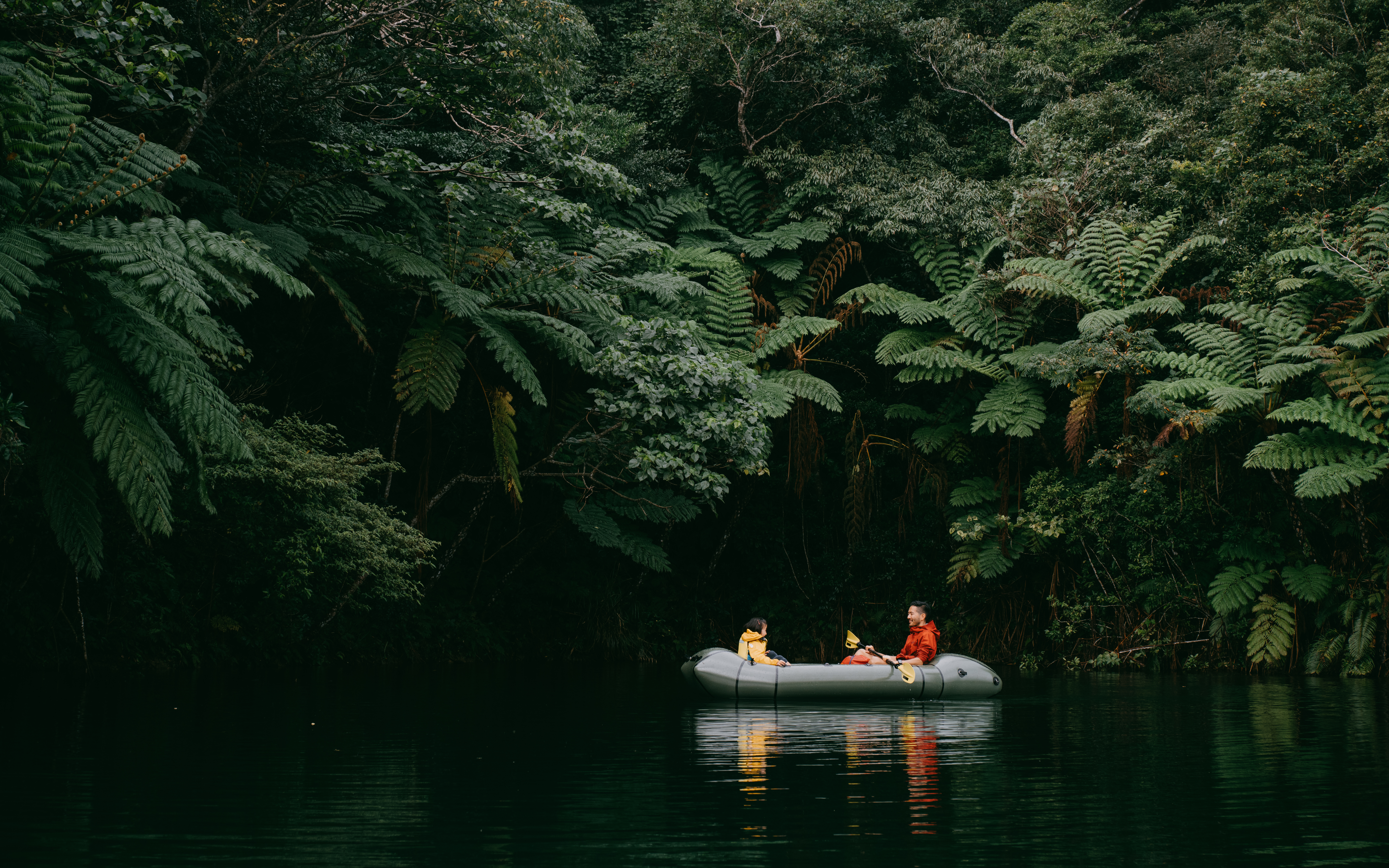 “Cuando viajamos, es fundamental apoyar a las empresas y organizaciones que financian la conservación e invierten en las comunidades locales" (Getty Images)