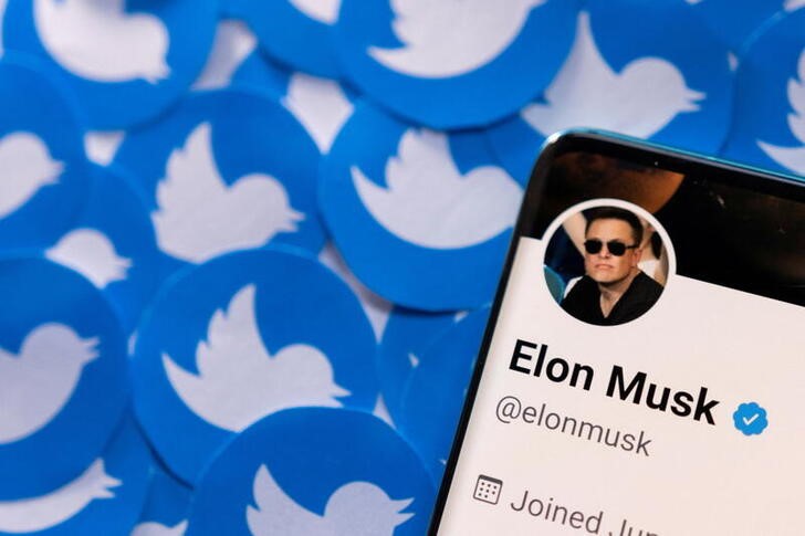 Musk deja en suspenso acuerdo de 44.000 millones de dólares por Twitter, la acción se desploma