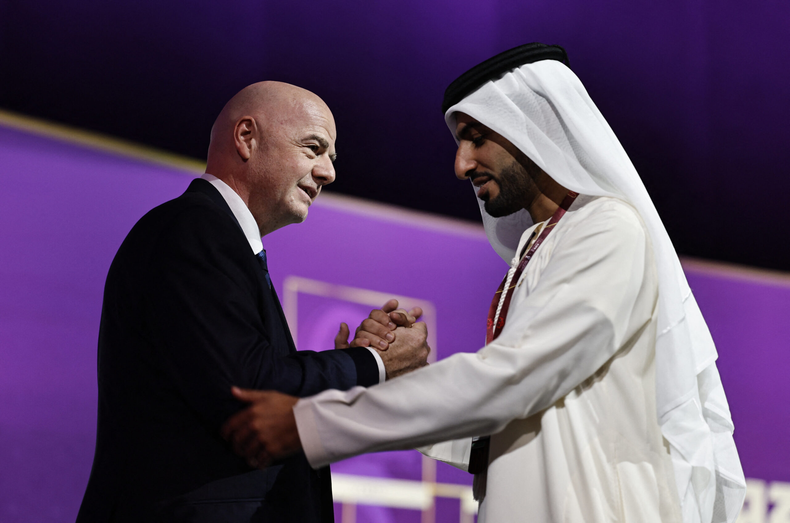 Mundial de Qatar: la FIFA amenazó con rescindir contratos a hoteles por negar reservas a personas gays