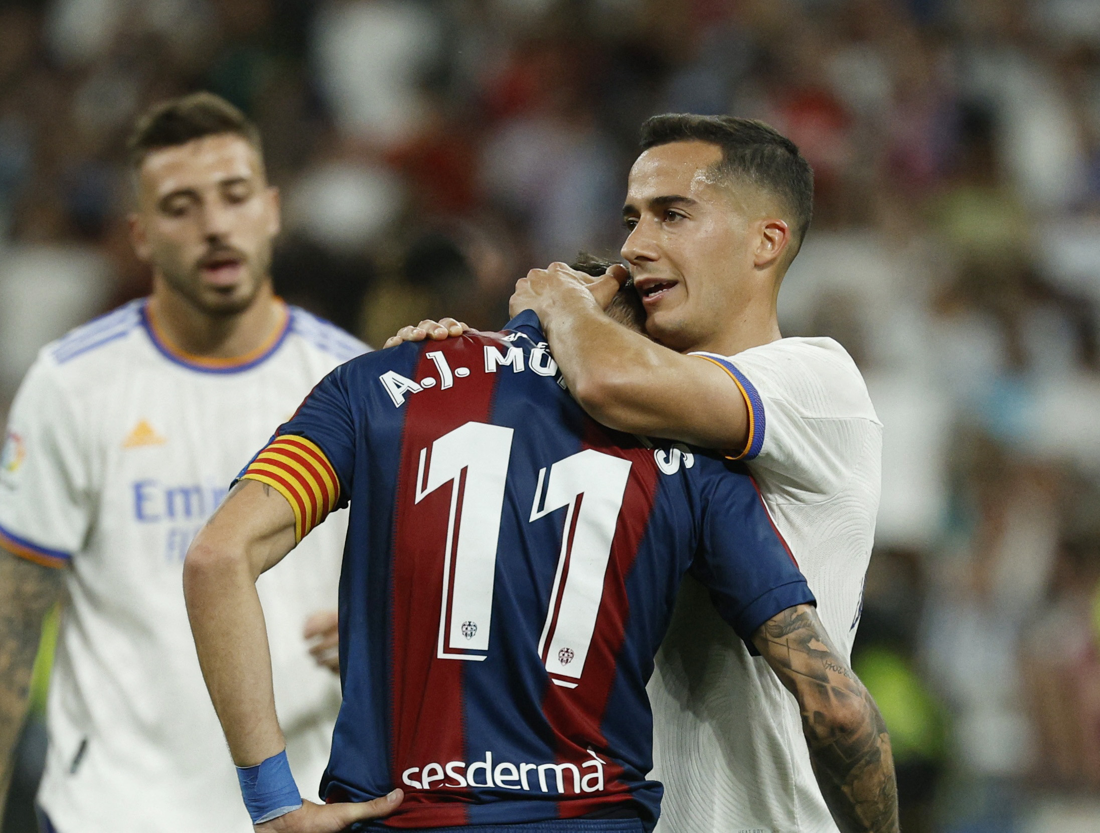 “Estamos descendidos, Eugenio”: la insólita pregunta de un periodista que provocó un incómodo momento en España