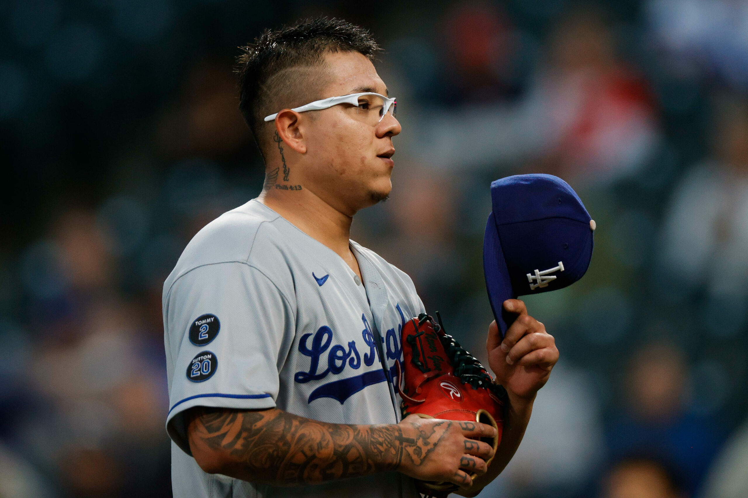 Julio Urías buscará su tercera victoria de la temporada en la MLB ante los Phillies