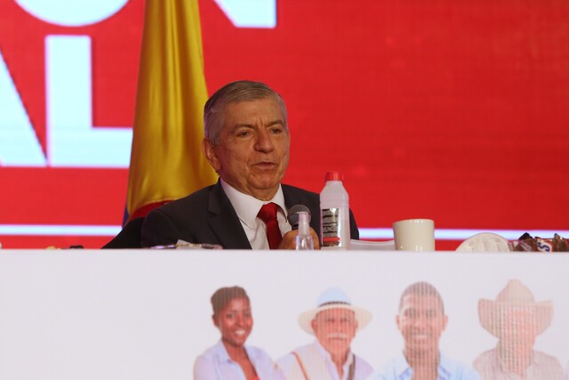 César Gaviria arremete contra José Luis Rodríguez Zapatero por apoyar a Gustavo Petro