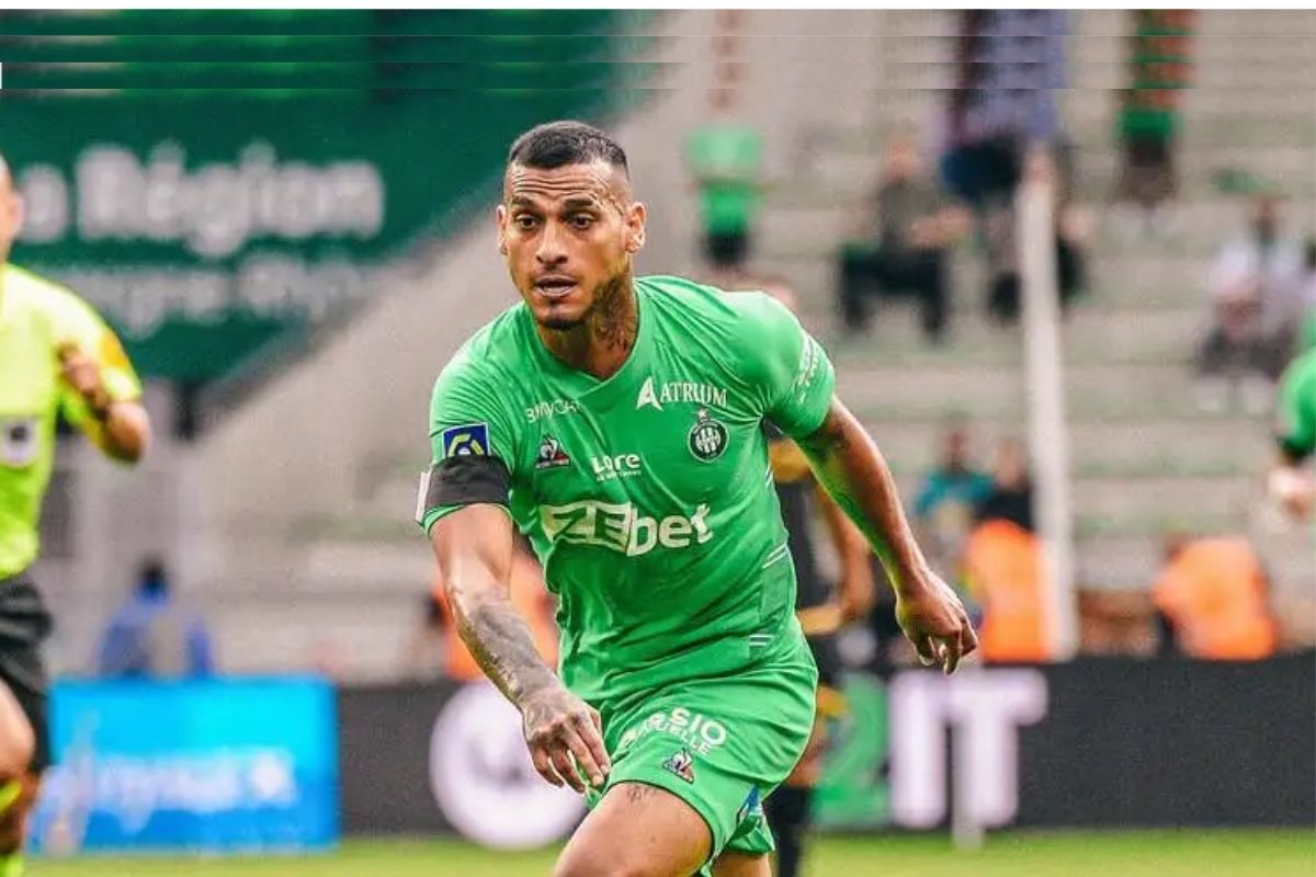 Miguel Trauco titular en el Saint-Étienne vs Stade de Reims en partido clave por la permanencia en Ligue 1