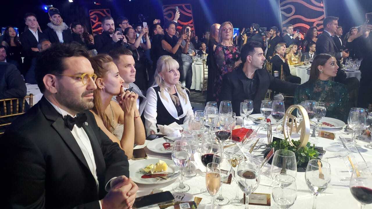 El homenaje a Diego Maradona en los Martín Fierro 2022: la reacción de Claudia Villafañe