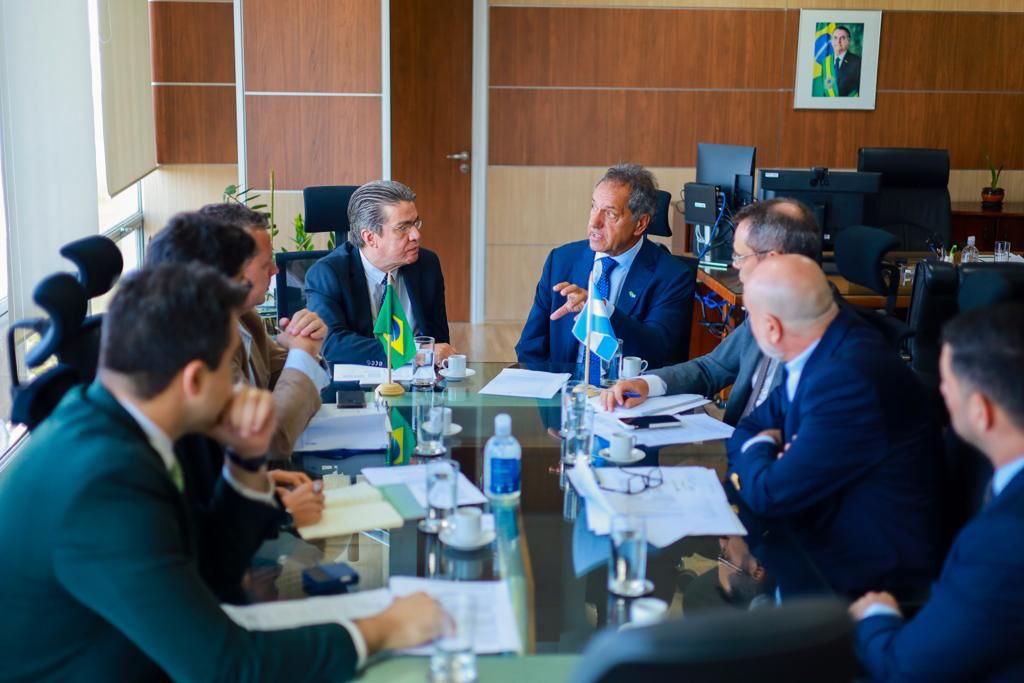 El Gobierno intenta destrabar las importaciones de insumos desde Brasil para las empresas automotrices