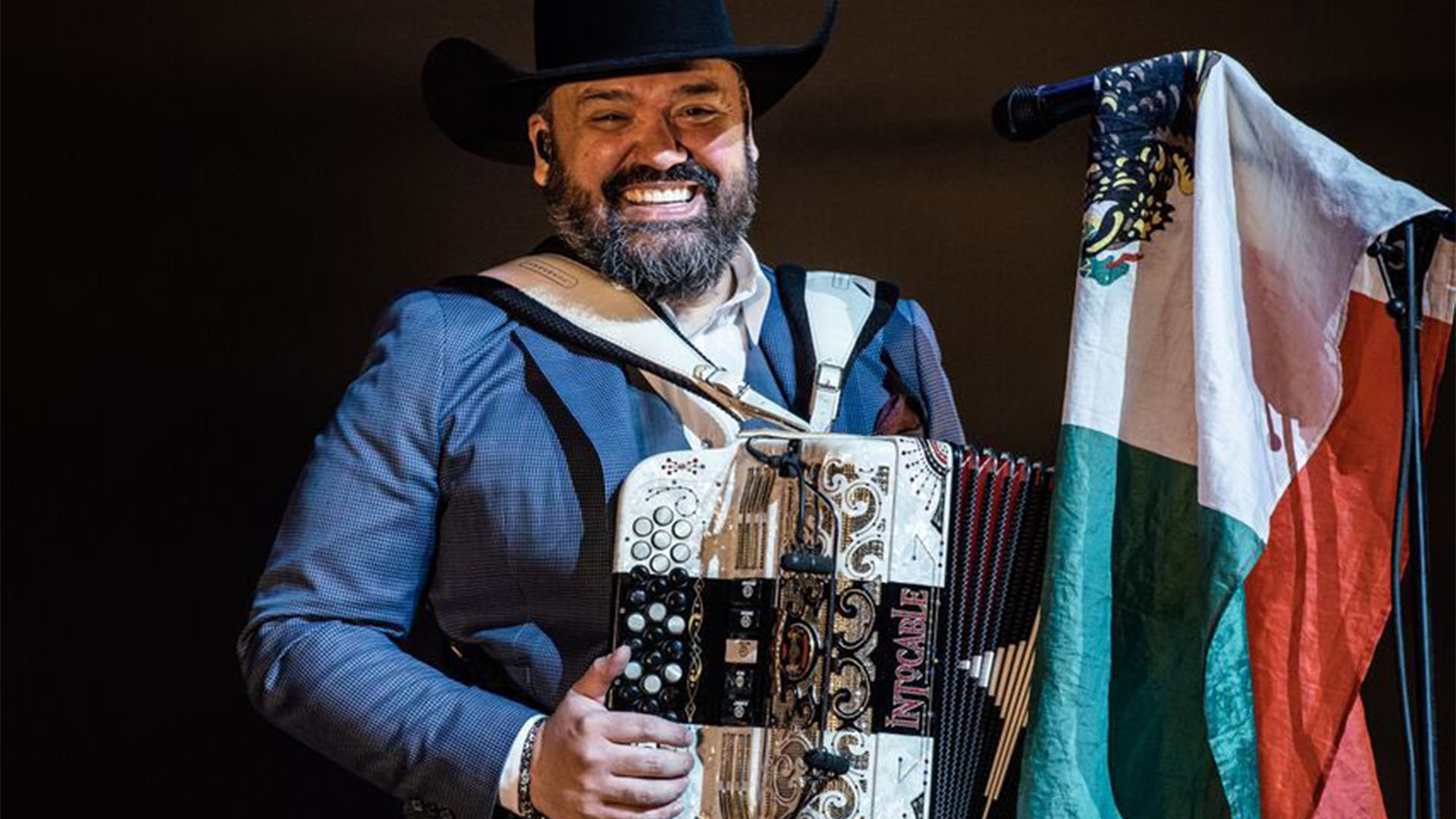 Ricky Muñoz de Intocable negó haberse desmayado en concierto