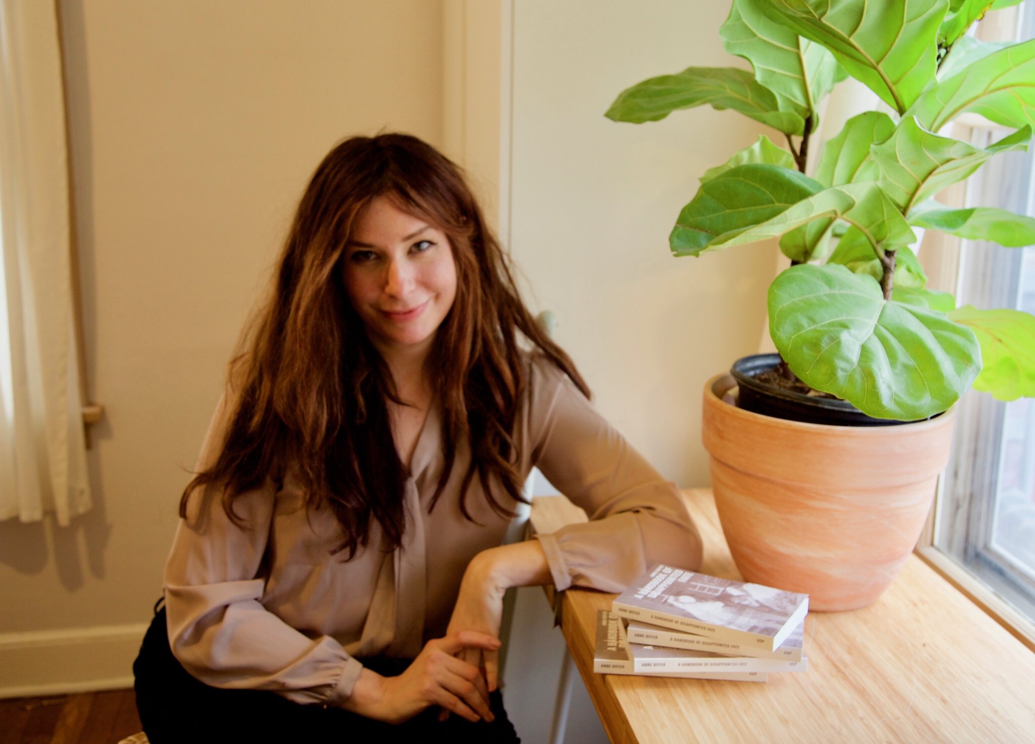 Anne Boyer, ganadora del Pulitzer: “La sociedad espera que seamos las mujeres las que cuidemos de los otros”