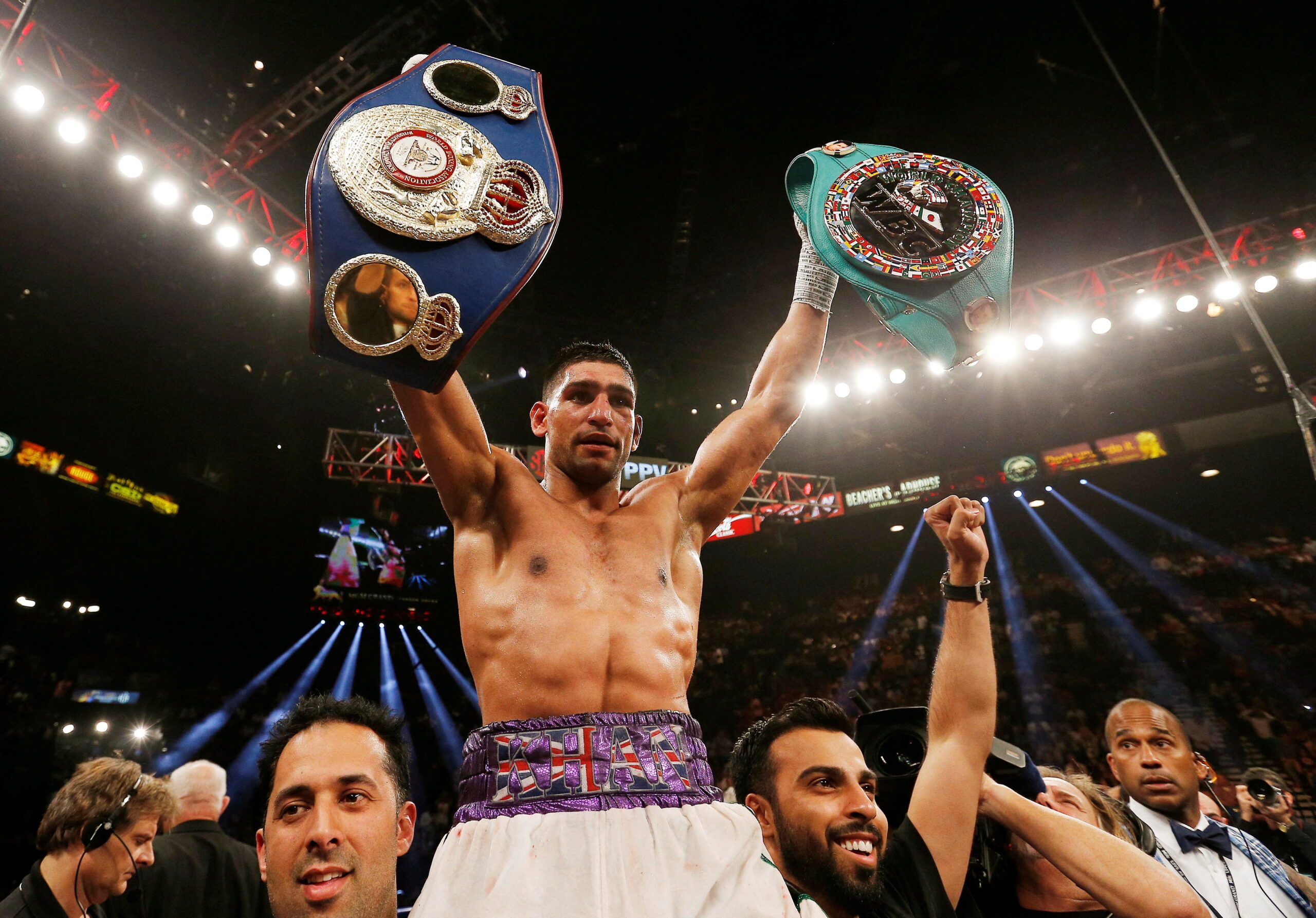Amir Khan announces his retirement from boxing