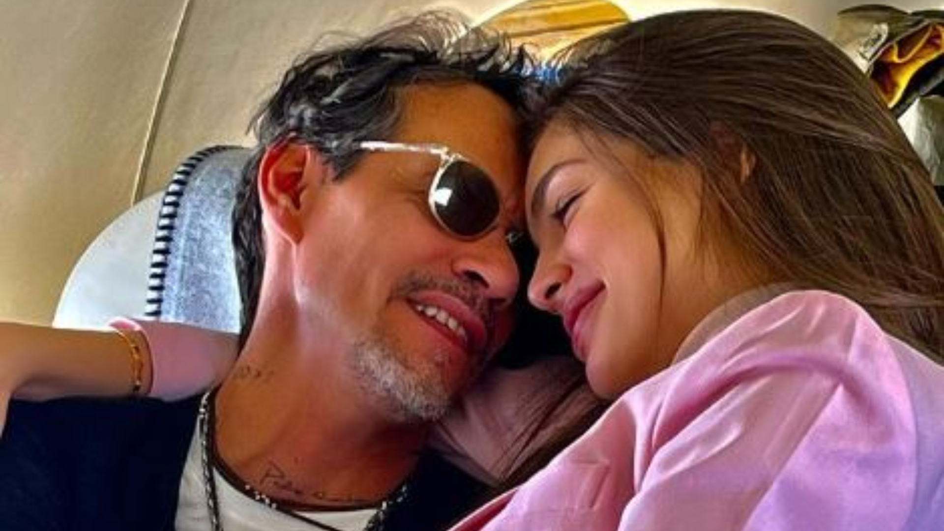 Marc Anthony y Nadia Ferreira: la polémica foto que comprobaría su compromiso