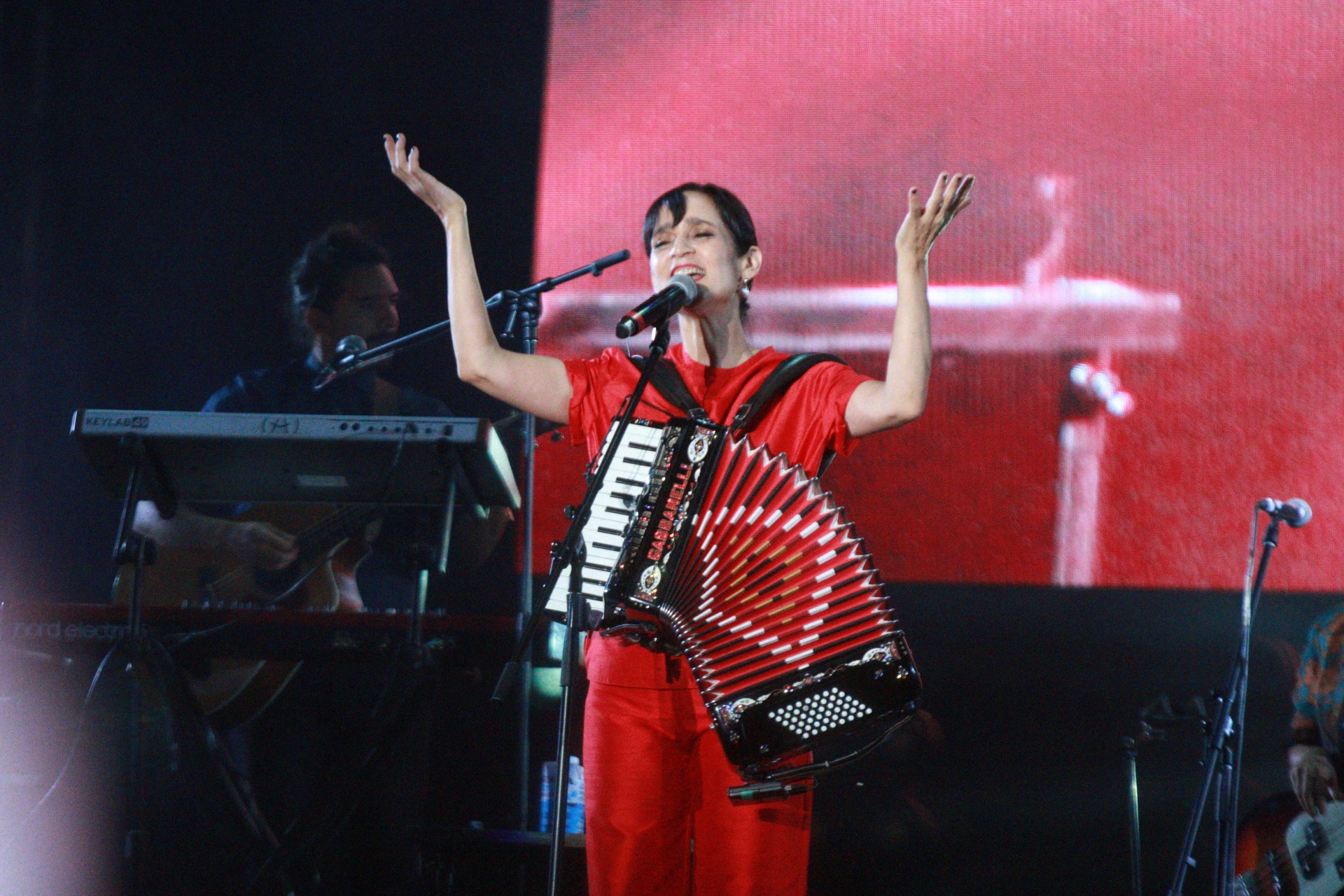 Las recomendaciones literarias de Julieta Venegas: de Valeria Gerber Bicecci a Carolina Sanín