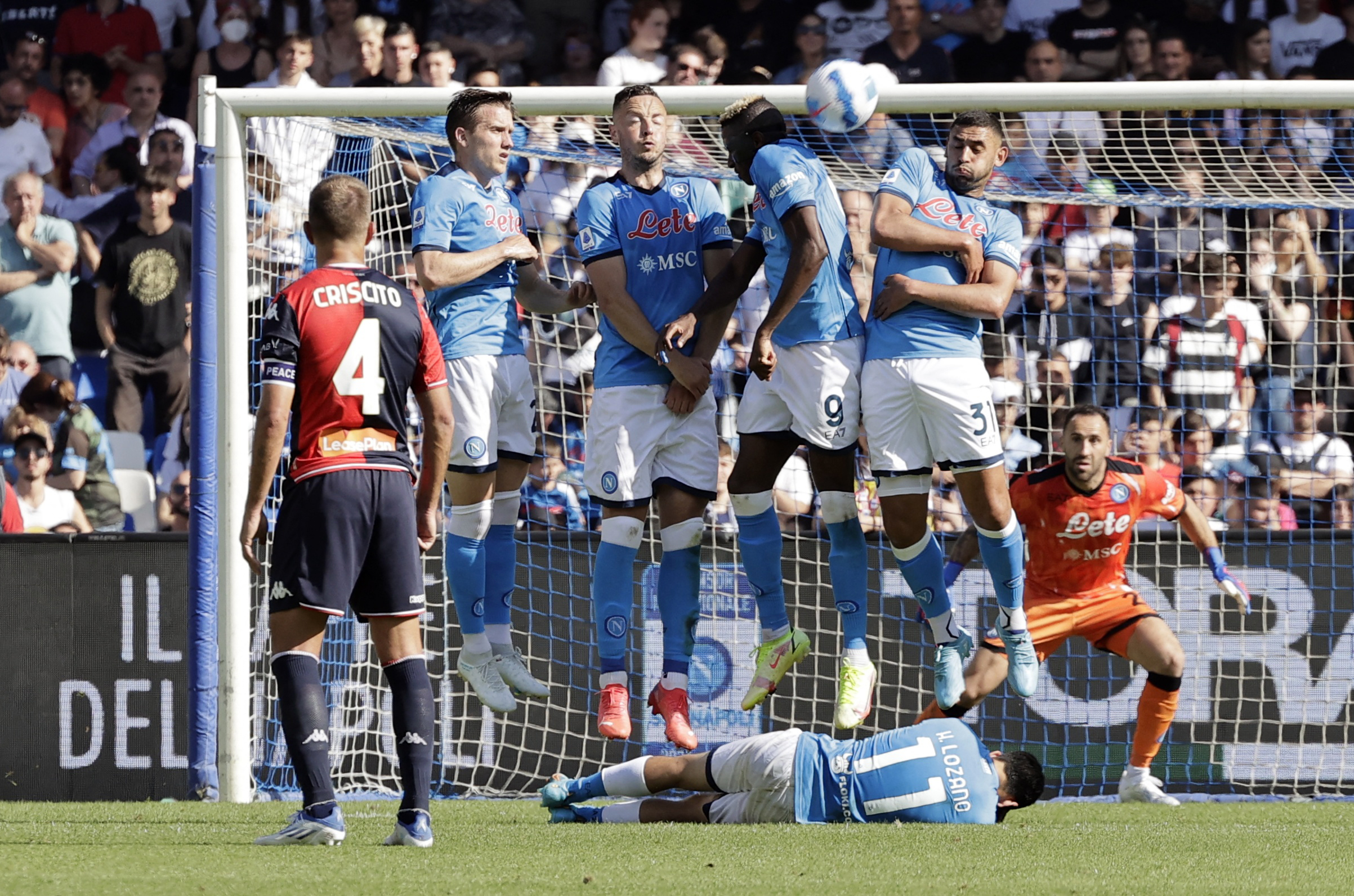Nápoli, con David Ospina a la espera de la resolución de su futuro, goleó a Genoa por la fecha más reciente del Calcio