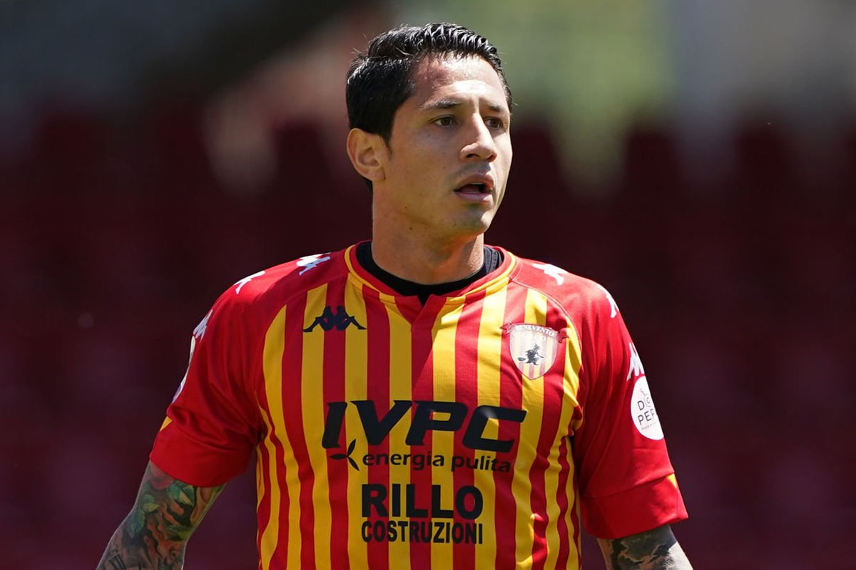 Gianluca Lapadula espera sumar minutos con el Benevento ante el Ascoli. | Foto: Getty Images