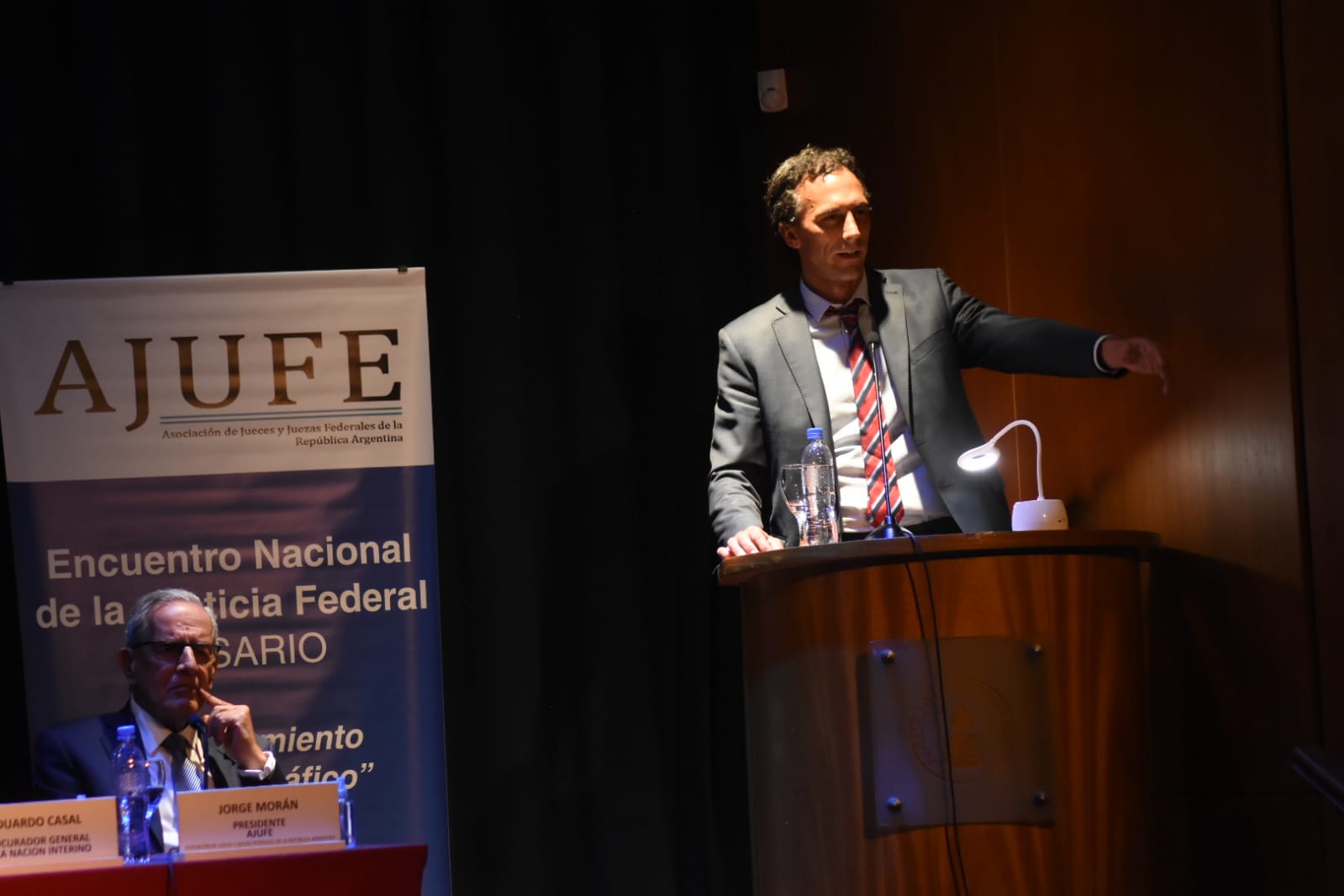 El camarista federal de Rosario Aníbal Pineda disertó en el Encuento de jueces organizado por AJUFE (Quique Galletto)