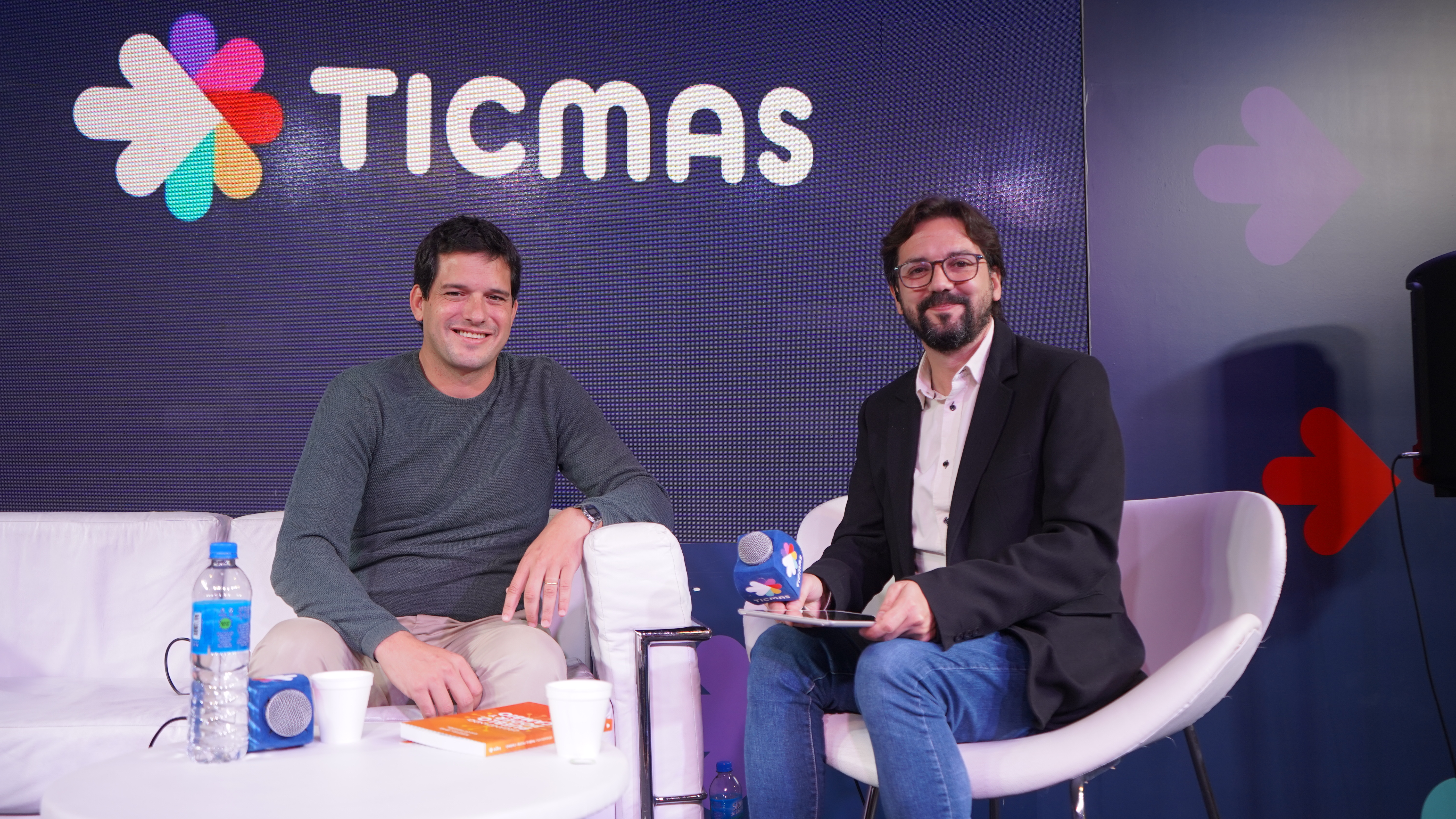 Ignacio Ibarzábal, de Argentinos por la Educación, en el auditorio de Ticmas en la Feria del Libro