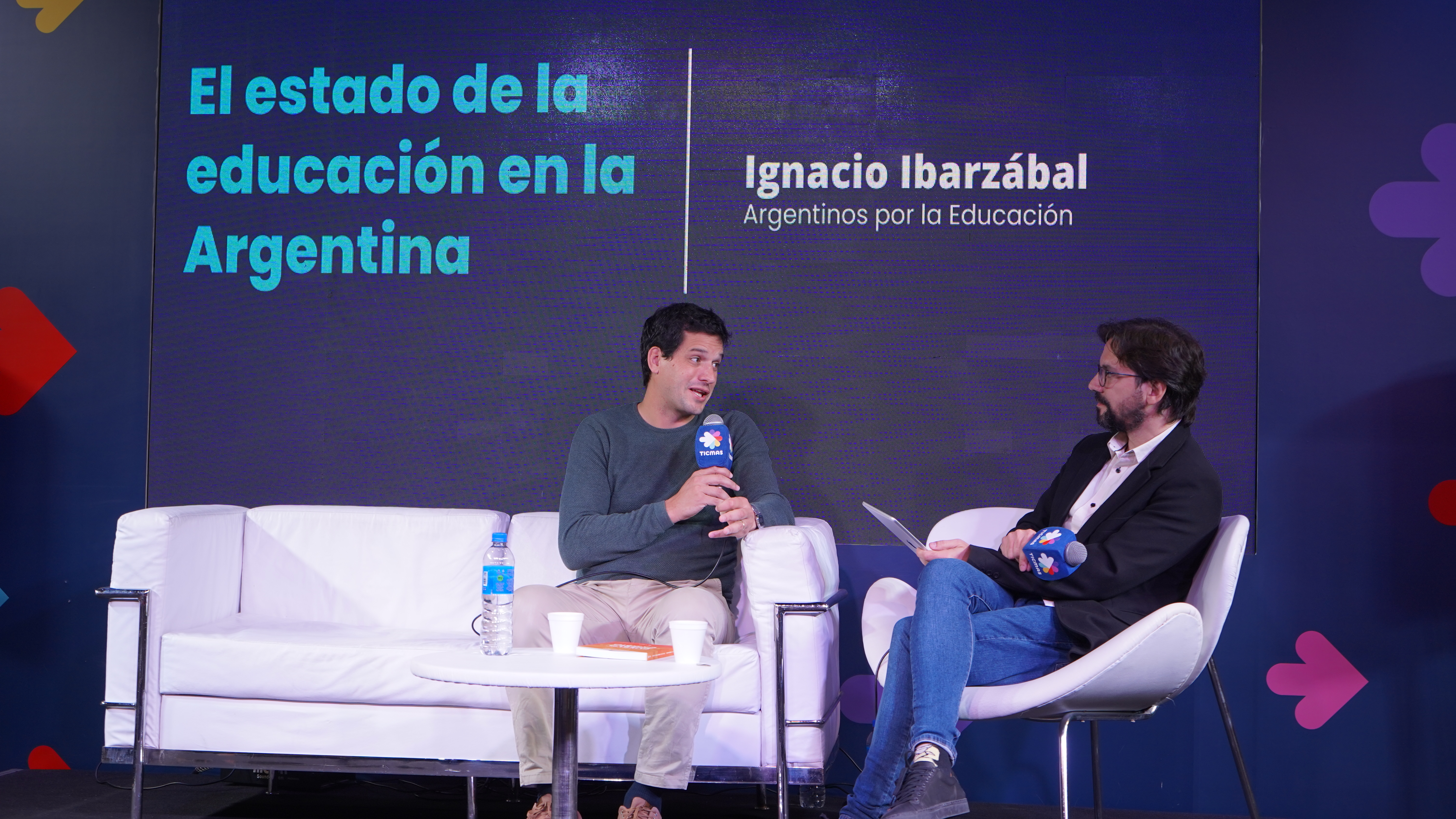 Ignacio Ibarzábal, de Argentinos por la Educación, en el auditorio de Ticmas en la Feria del Libro