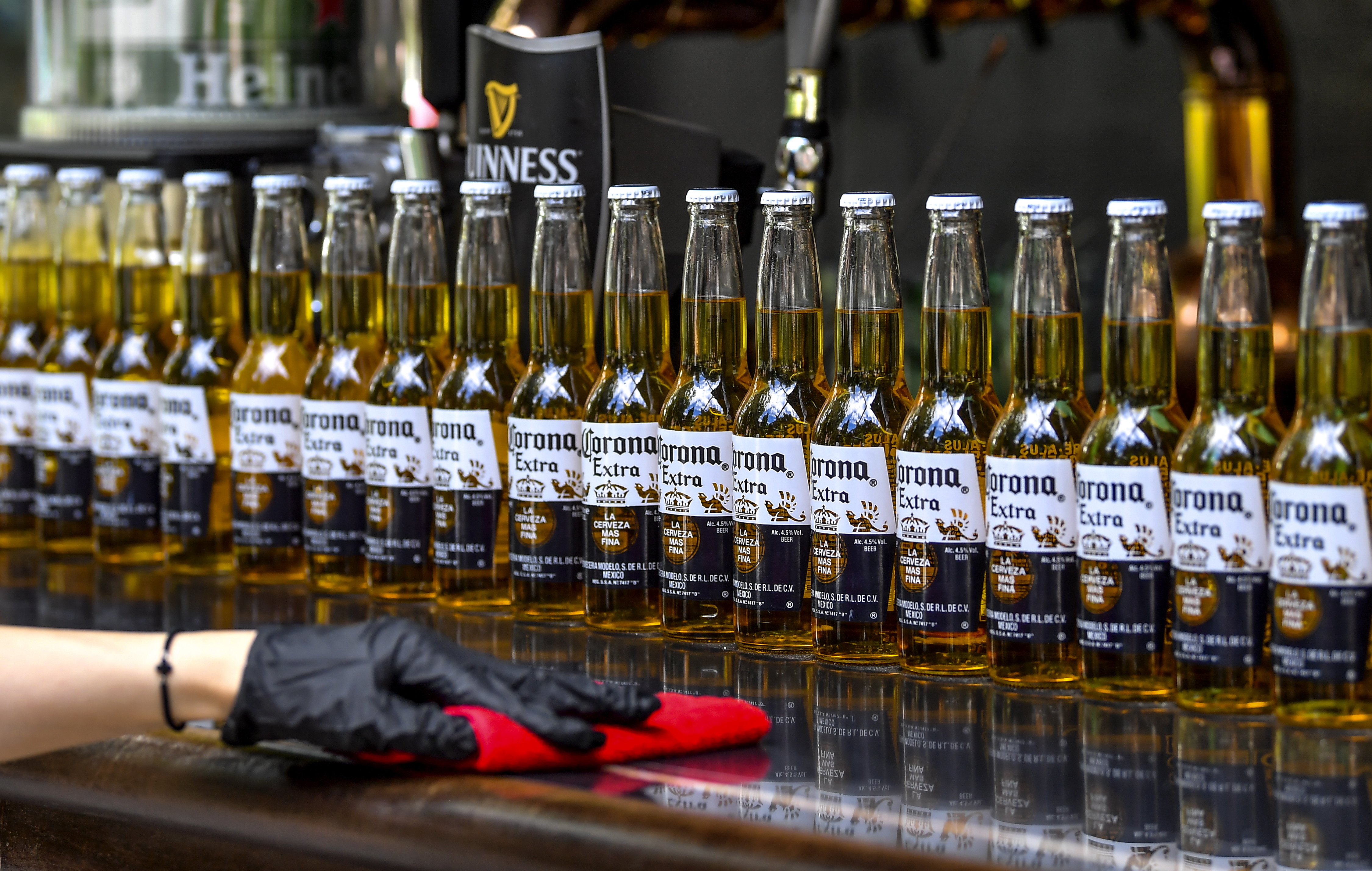 Imagen de archivo de un restaurante-bar. (Foto: EFE)