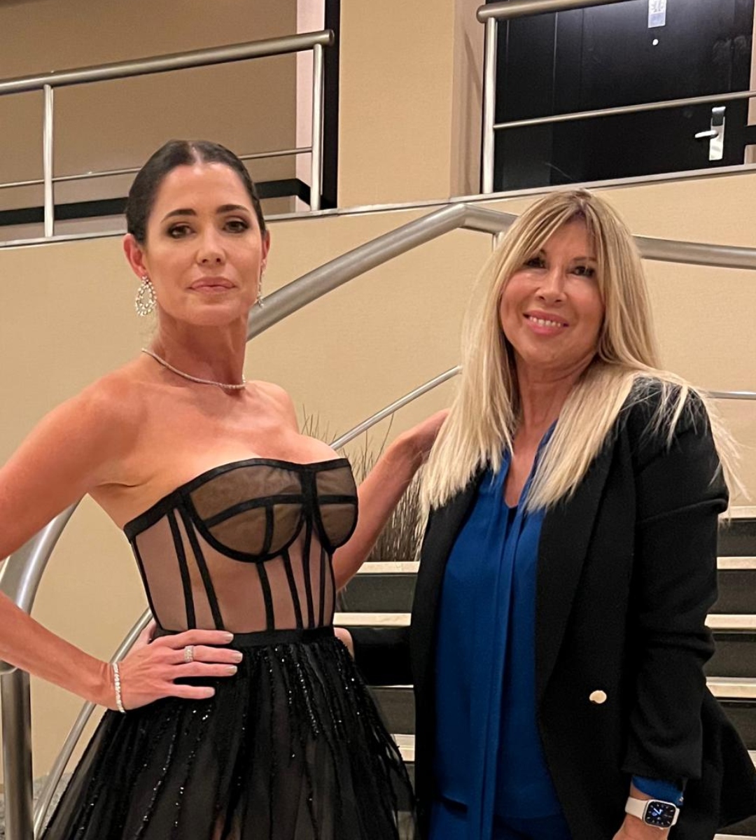 Pamela David junto a la diseñadora Claudia Arce