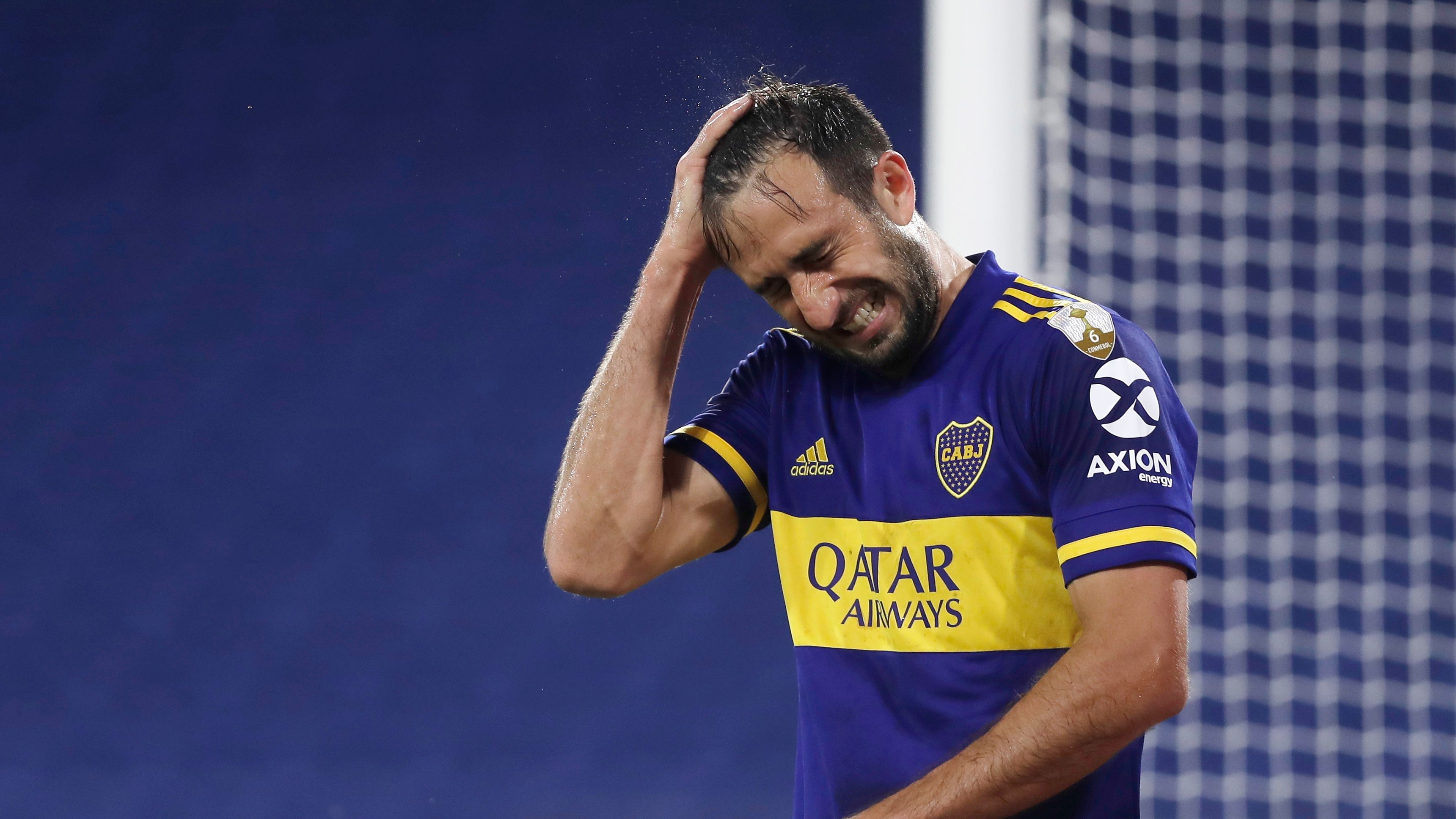 Carlos Izquierdoz está recuperado de su problema lumbar y pelea por el puesto con el peruano Zambrano (REUTERS/Juan Ignacio Roncoroni)