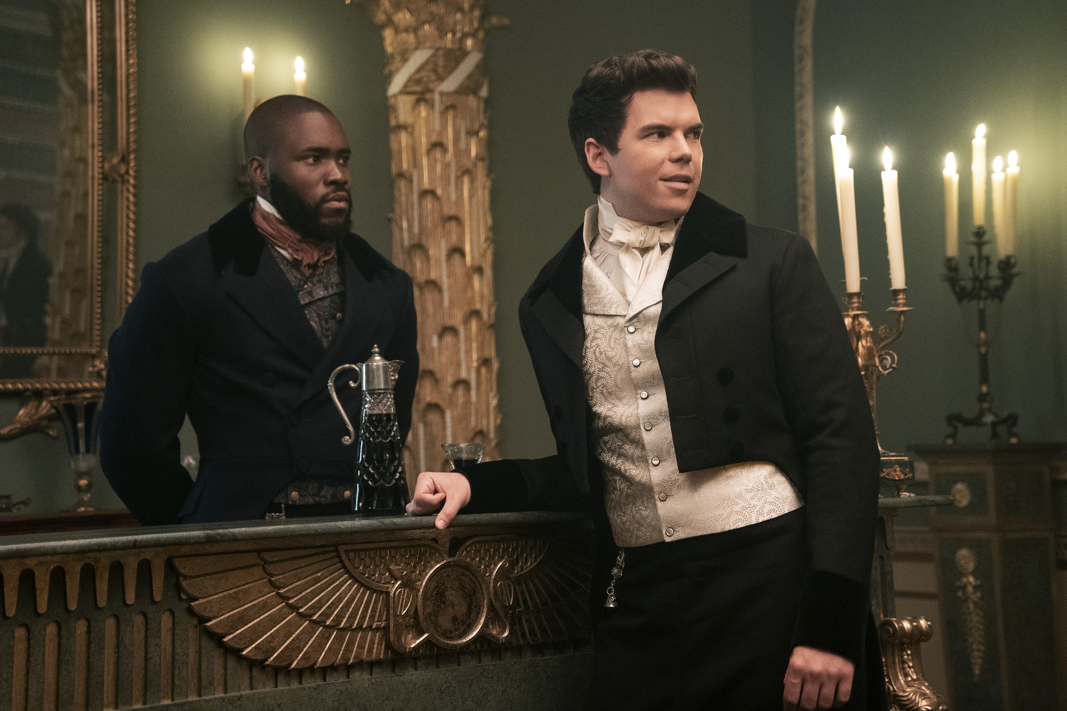 Martins Imhangbe como Will Mondrich y Luke Newton en el rol de Colin Bridgerton, quien será el protagonista junto a Nicola Coughlan. (Liam Daniel/Netflix)