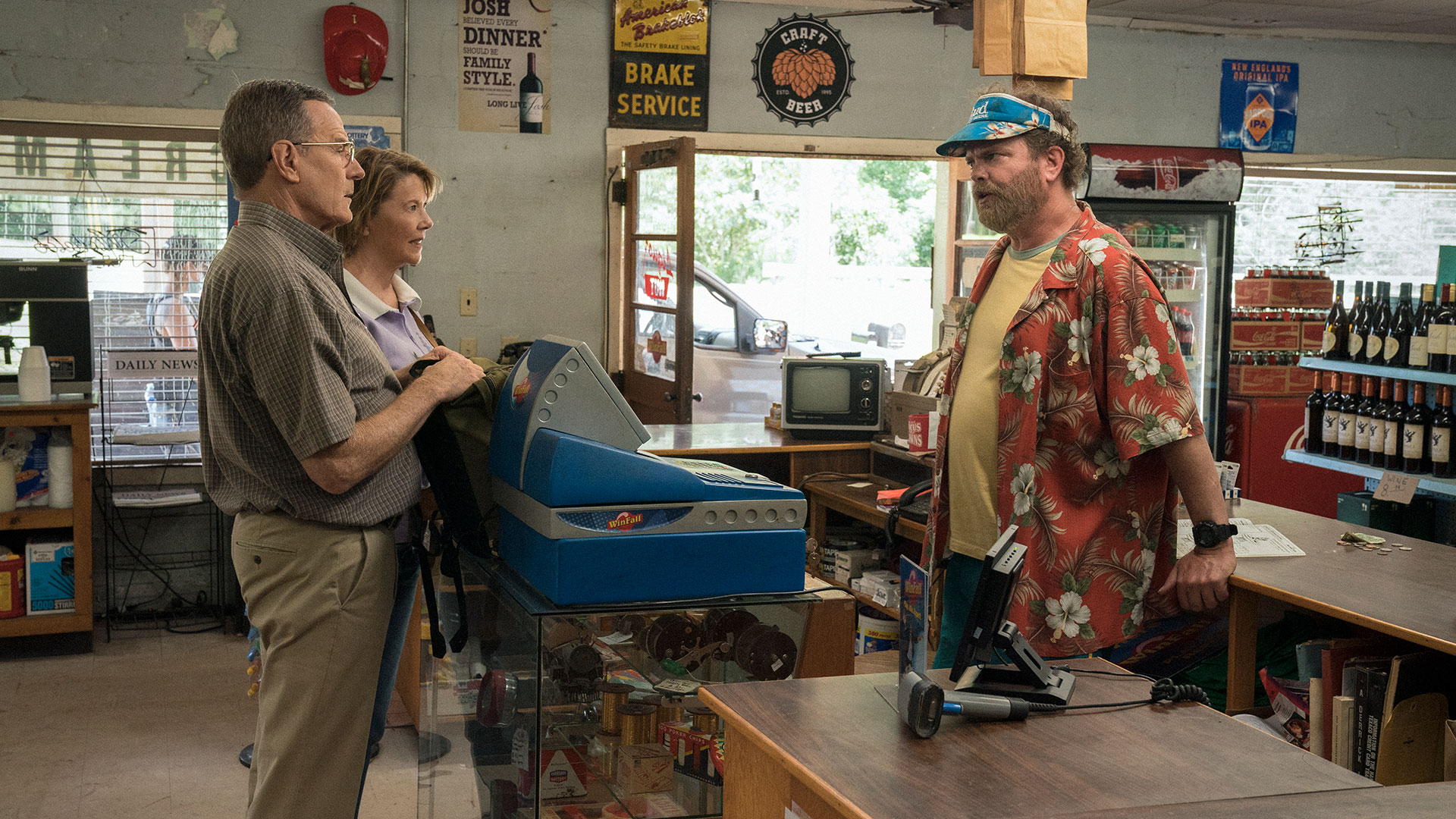 Una falla en los billetes de lotería será el puntapié para que esta pareja de jubilados gane millones dólares. (Paramount+)