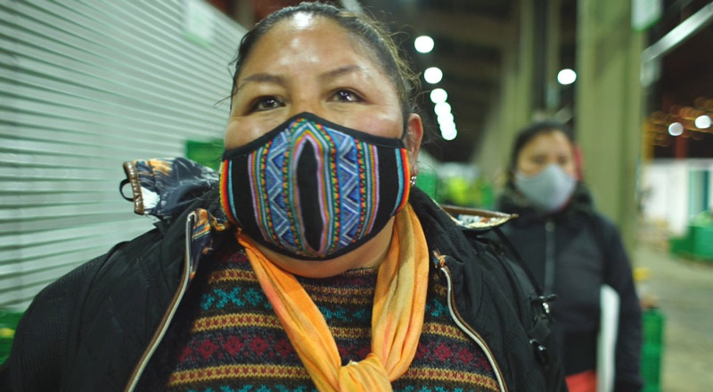 María Blanco en el Mercado Central: “No sabíamos cómo preparar legumbres si no era en guiso, y muchas verduras no las conocíamos”. (Imagen: gentileza Área de Alimentación Sana, Segura y Soberana del Mercado Central)