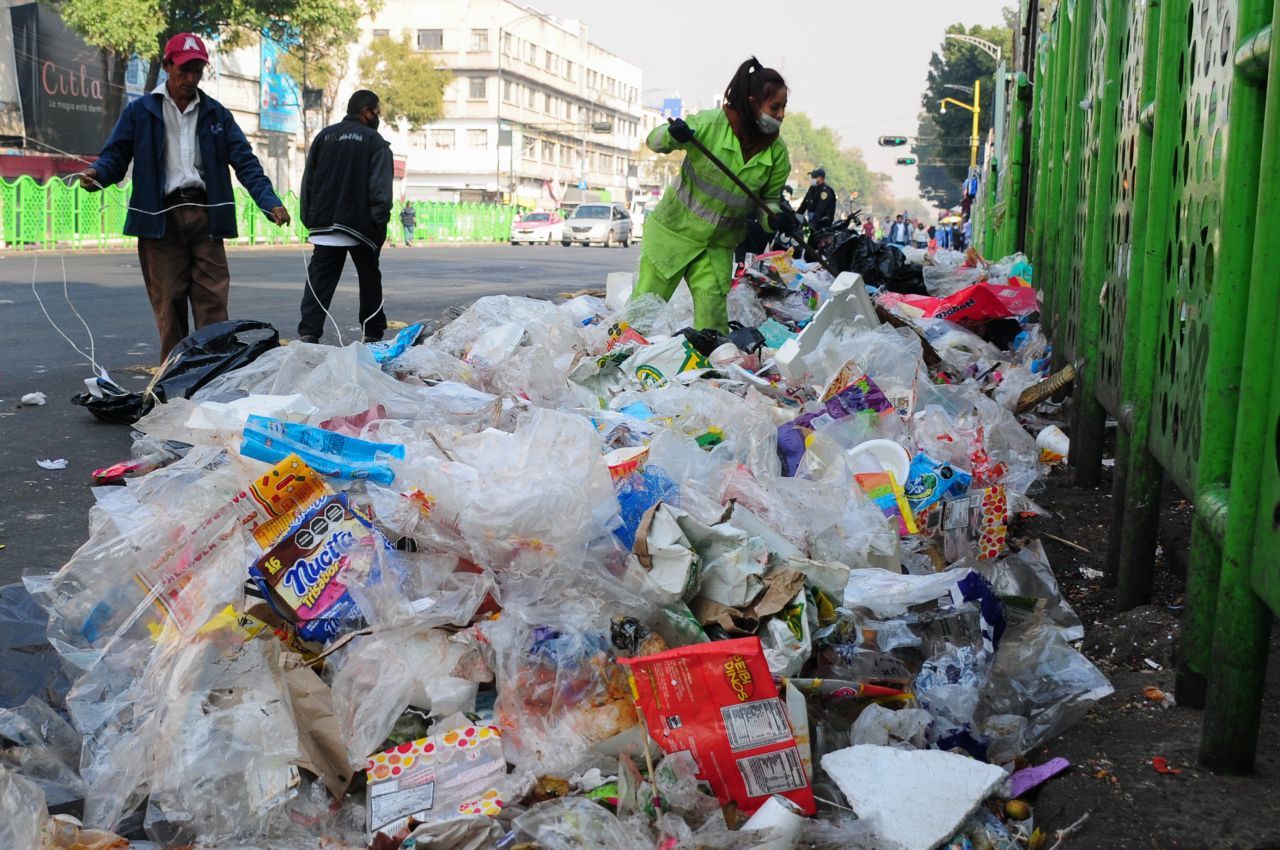 Hasta la fecha la basura sigue siendo un problema de salud pública en la Ciudad de México. Foto: CUARTOSCURO