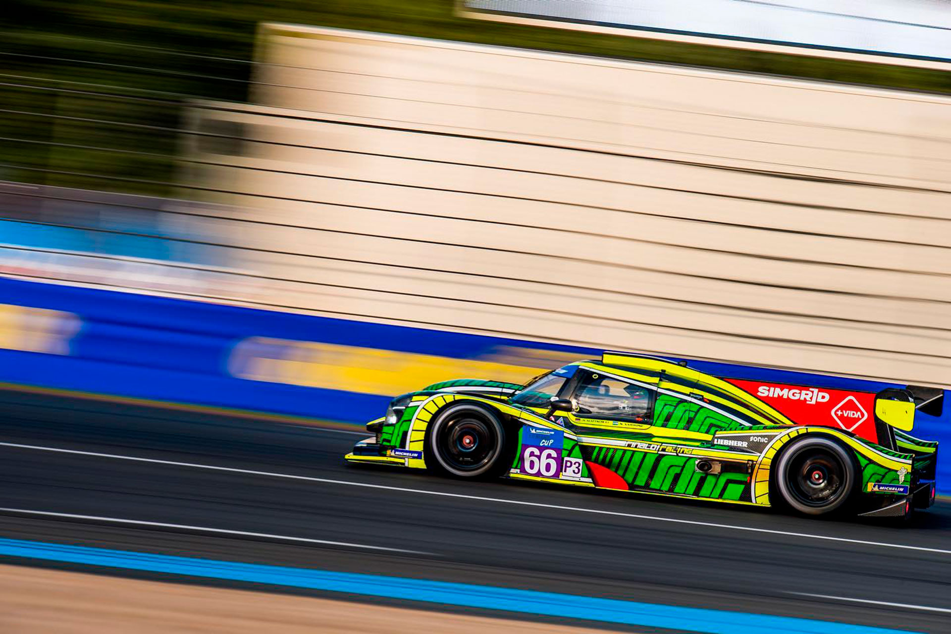 Acelerando el prototipo de Le Mans P3 (@nicovarrone1)