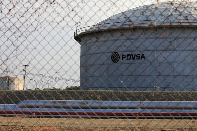 Foto de arhivo ilustrativa del logo de PDVSA en una instalación de la empresa en Lagunillas, Venezuela Ene 29, 2019. REUTERS/Isaac Urrutia