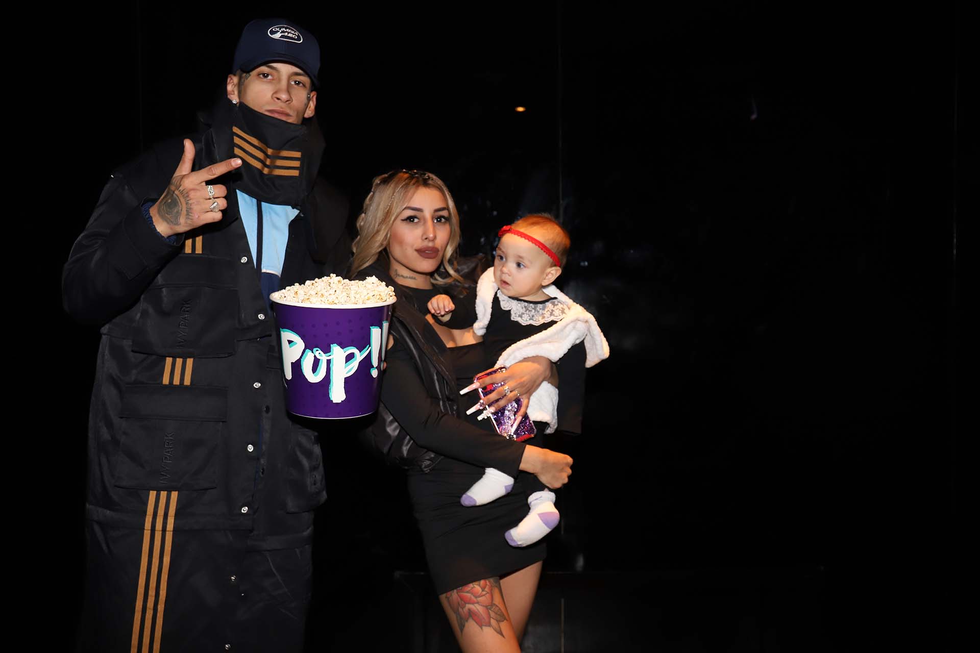 L-Gante fue al cine con su familia