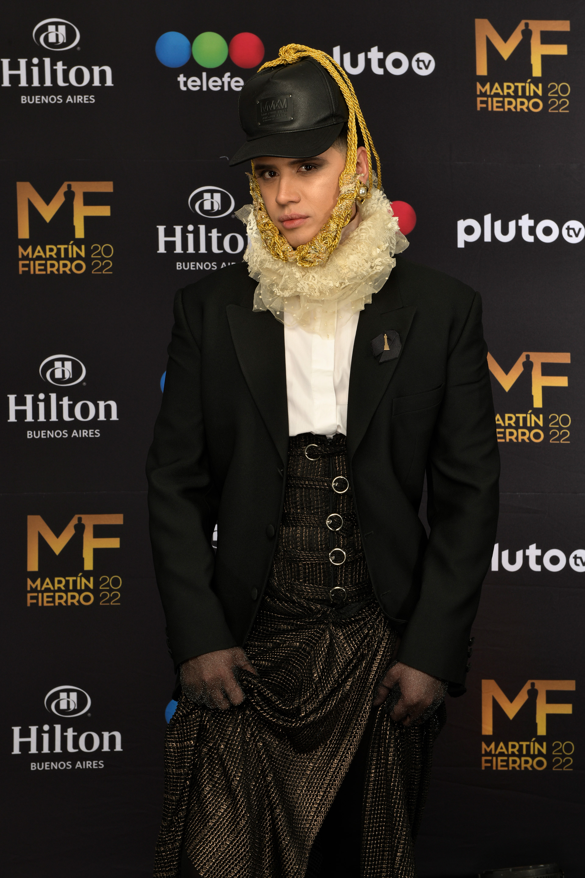 Santiago Artemis, uno de los diseñadores más populares de la Argentina y el preferido de los centennials, sorprendió una vez más con su estilo